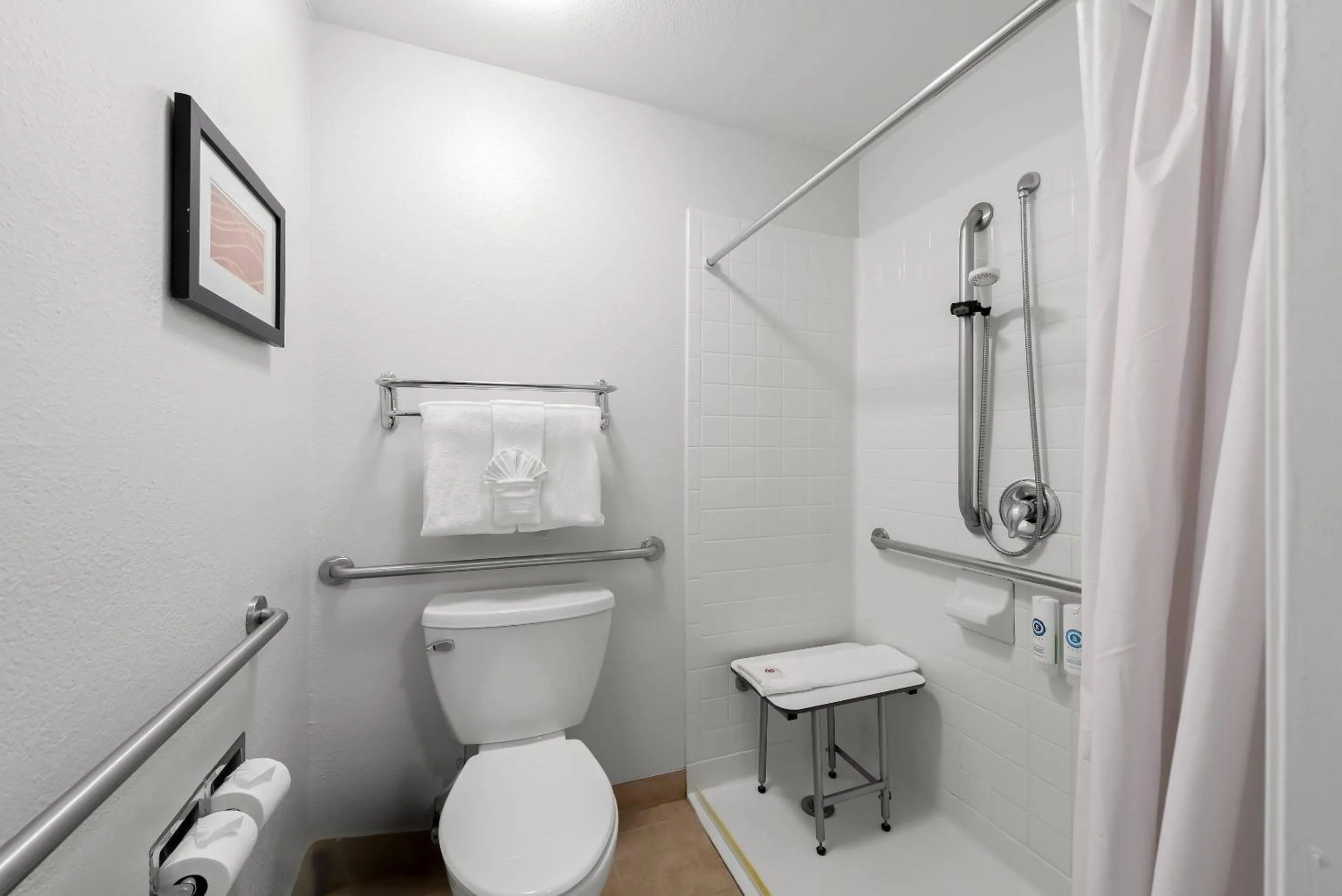 Bedroom in Comfort Inn Gaslamp Convention Center