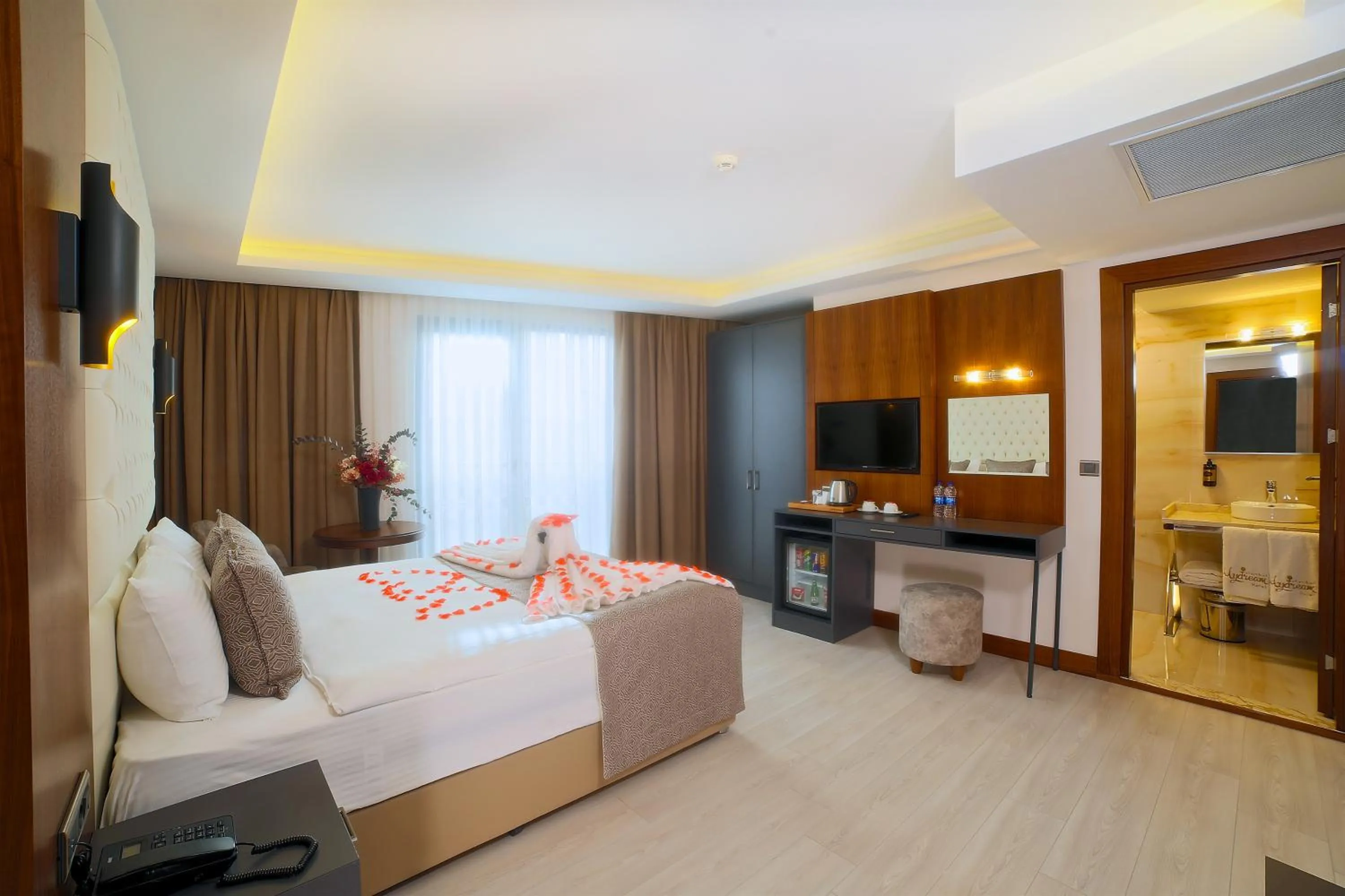 Photo of the whole room, Bed in My Dream Istanbul Hotel