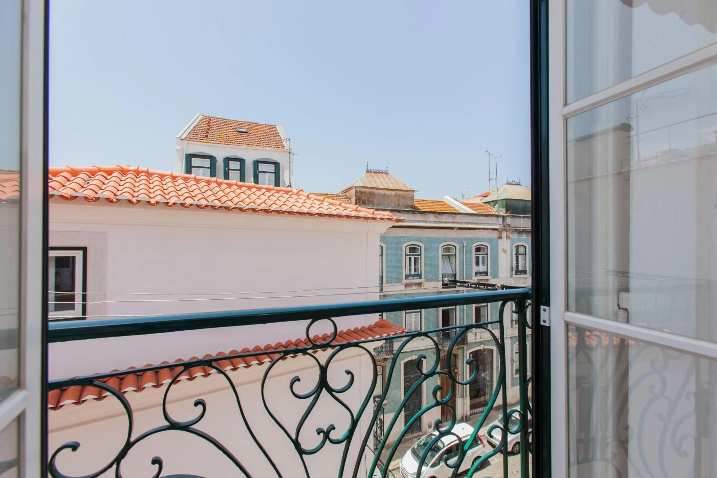 Alfama Sunny & Typical Apartment, By TimeCooler
