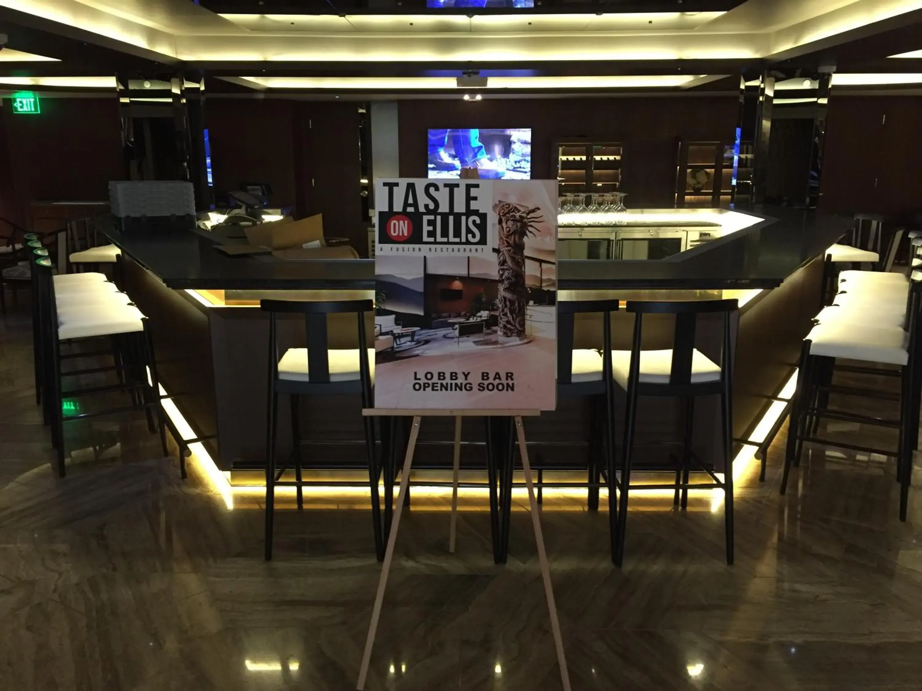 Restaurant/places to eat in Hotel Fusion, a C-Two Hotel Restaurant/places to eat in Hotel Fusion, a C-Two Hotel