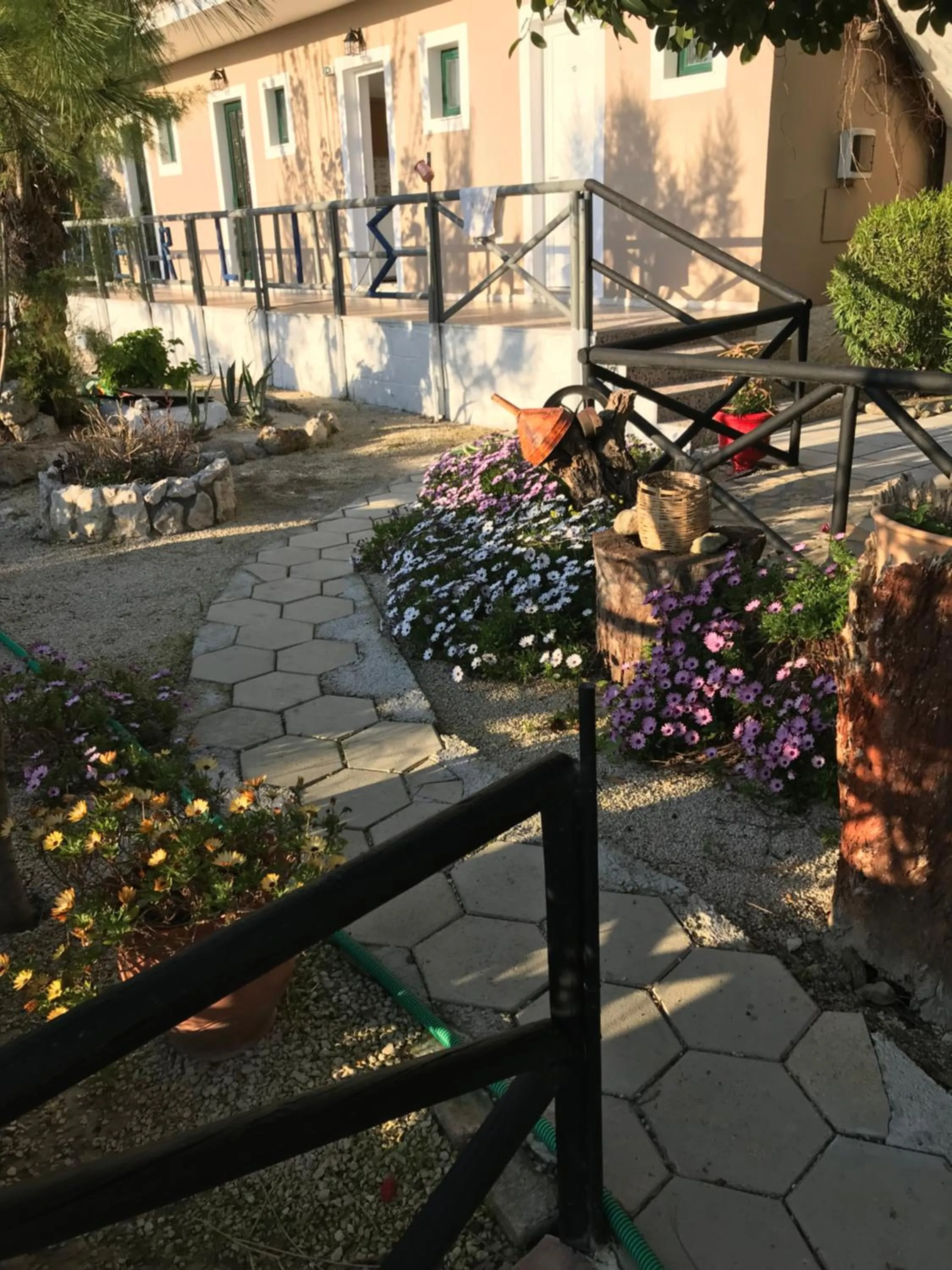 Property building in MERLIS Studios