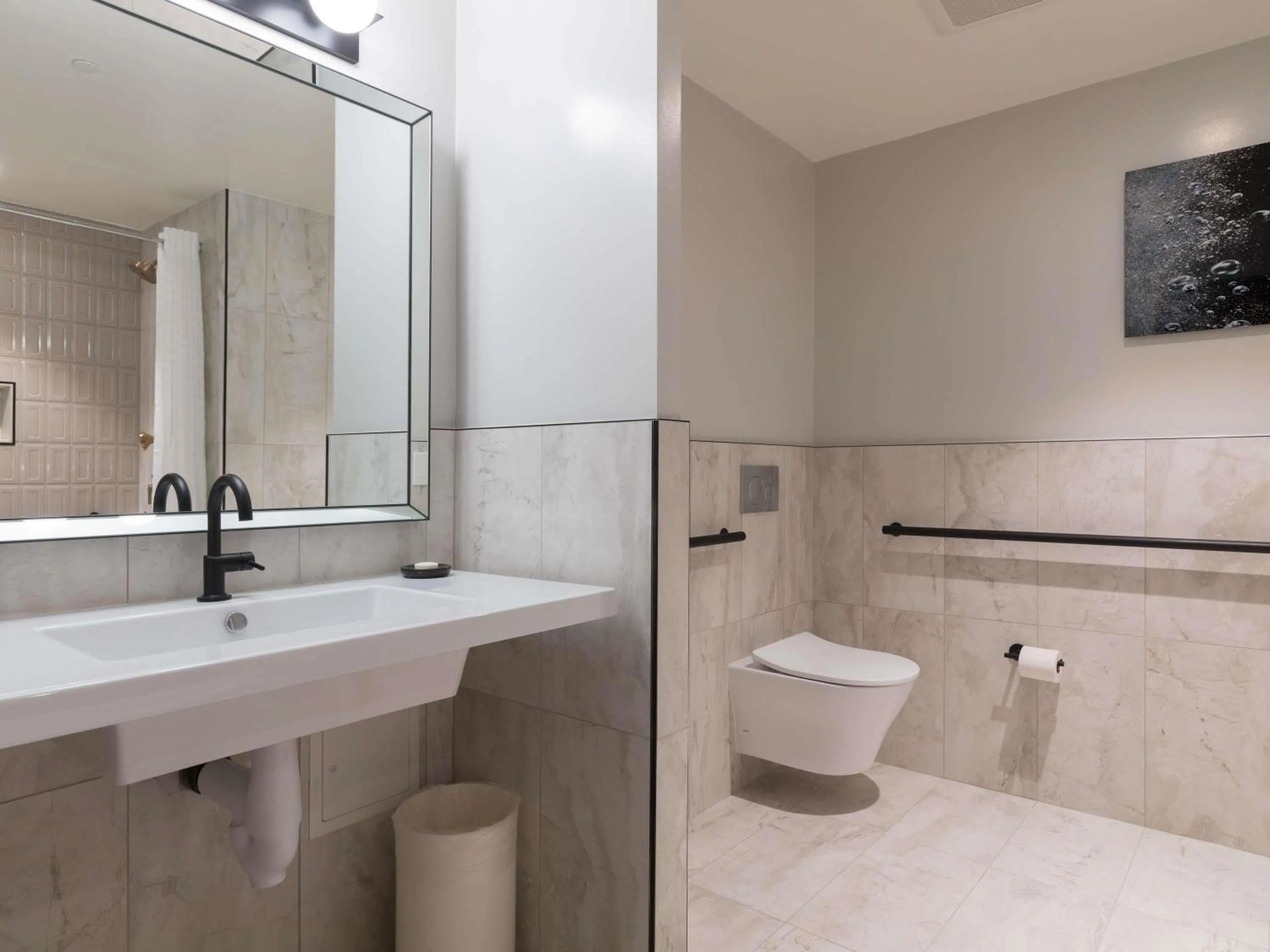 Bedroom in Hotel Stratford San Francisco - Handwritten Collection