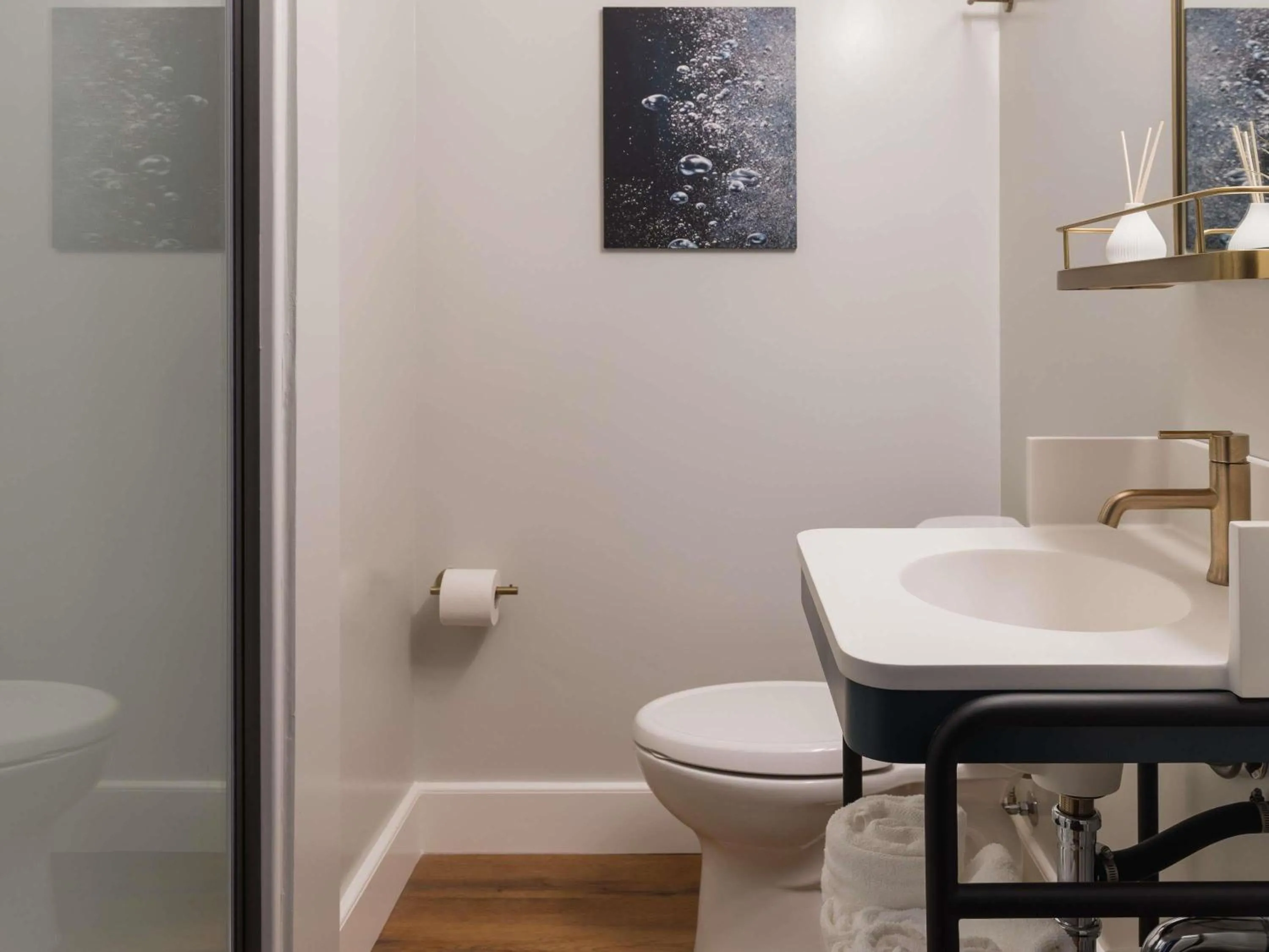 Bedroom in Hotel Stratford San Francisco - Handwritten Collection