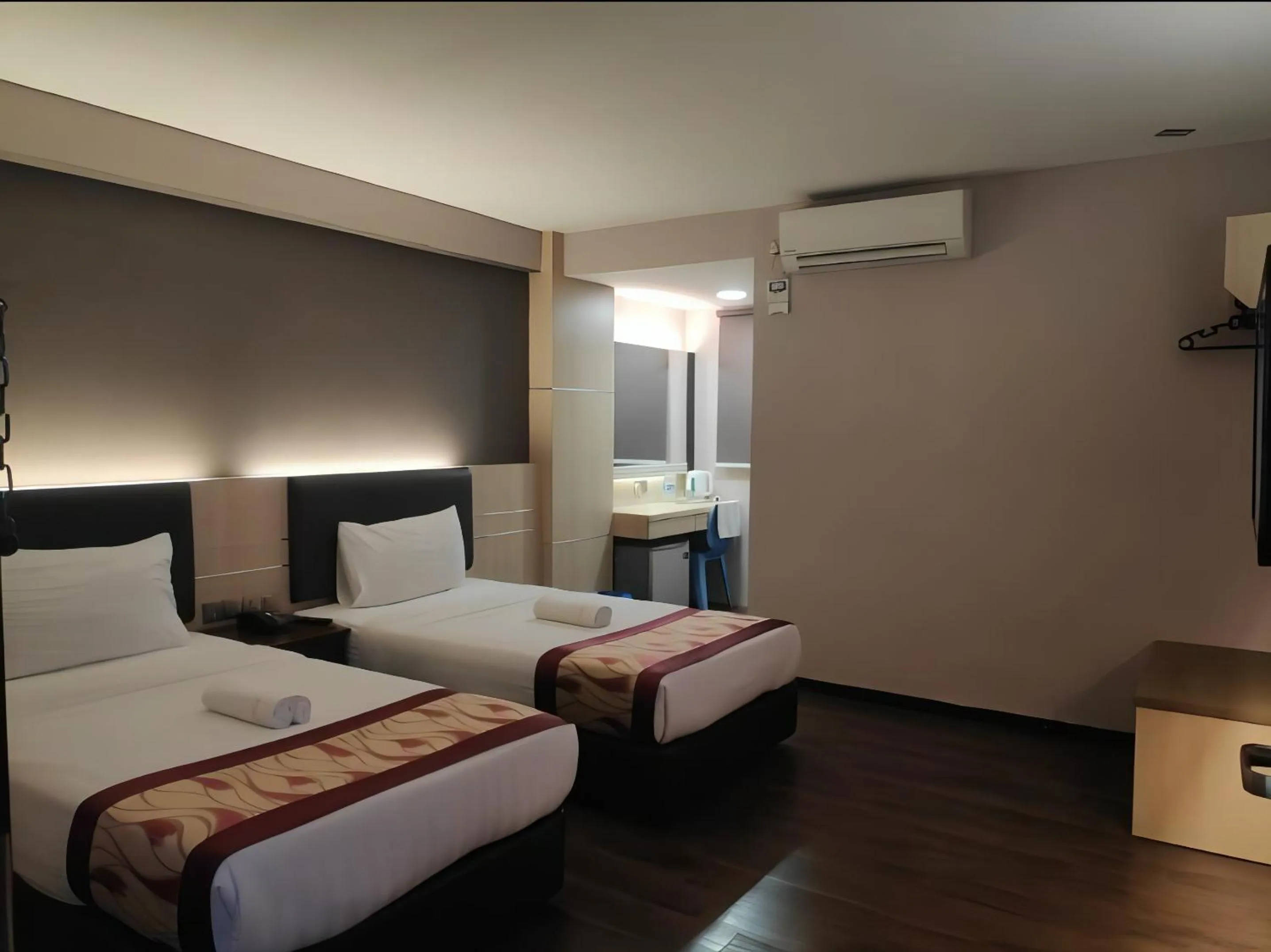 View (from property/room), Bed in Palace Inn