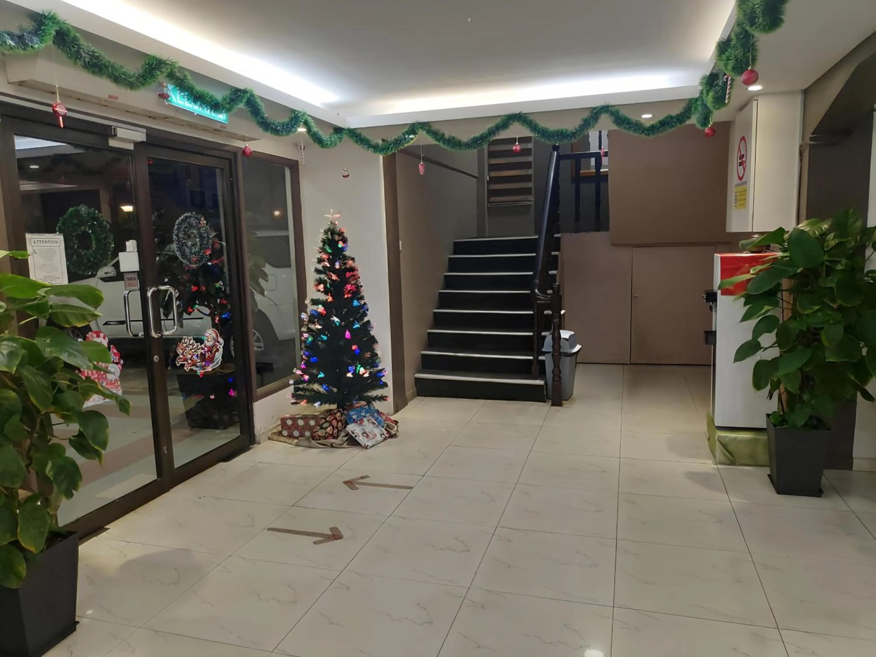 Facade/entrance in Palace Inn