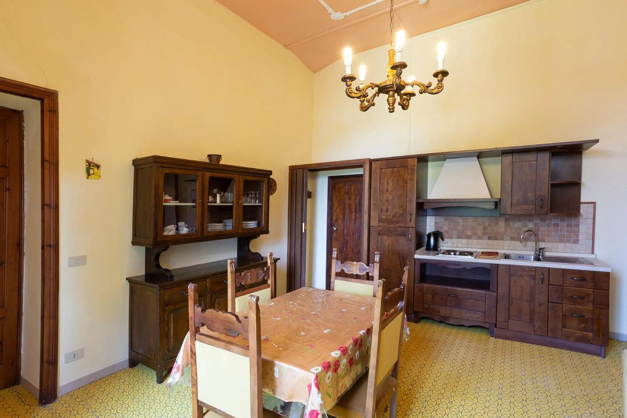 Kitchen or kitchenette in Residence Villa Elena