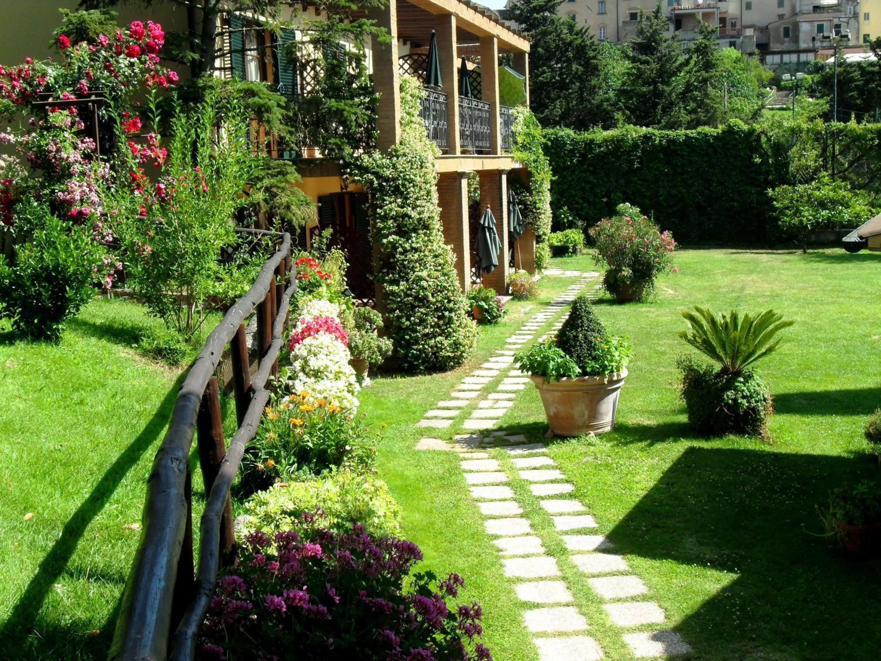 Garden in Residence Villa Elena