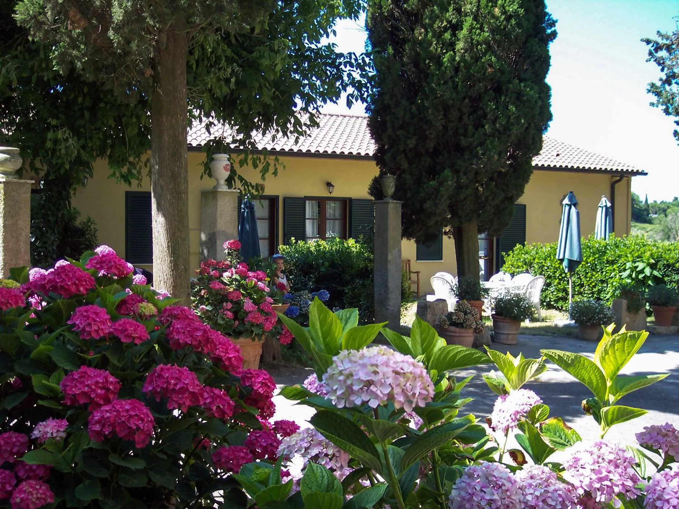 Facade/entrance in Residence Villa Elena