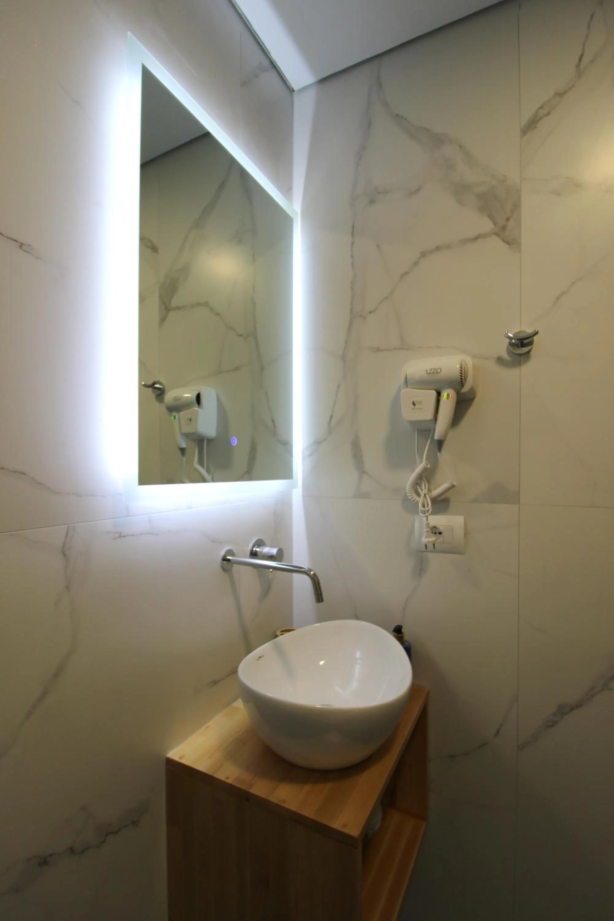 Shower in Hotel Villa Adrian