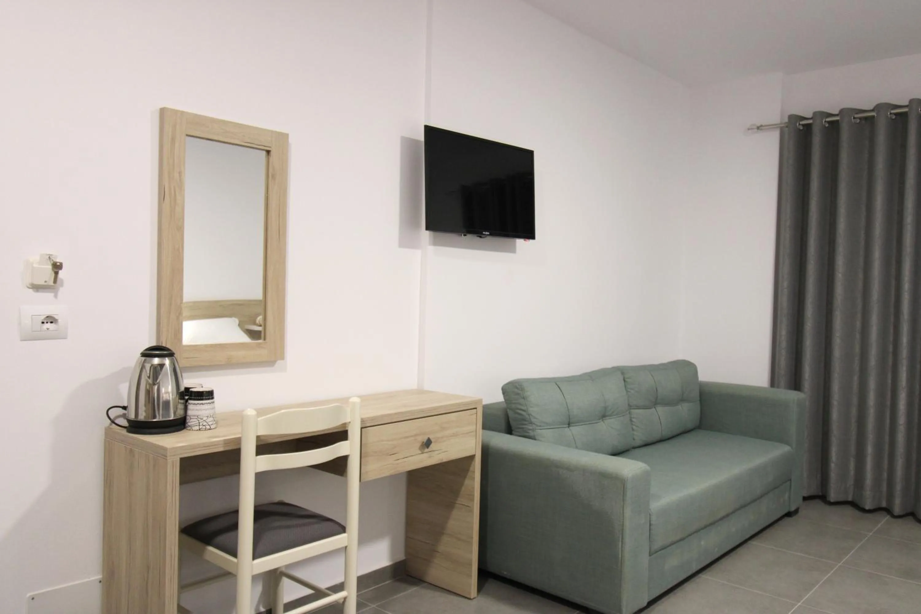 TV and multimedia in Hotel Villa Adrian