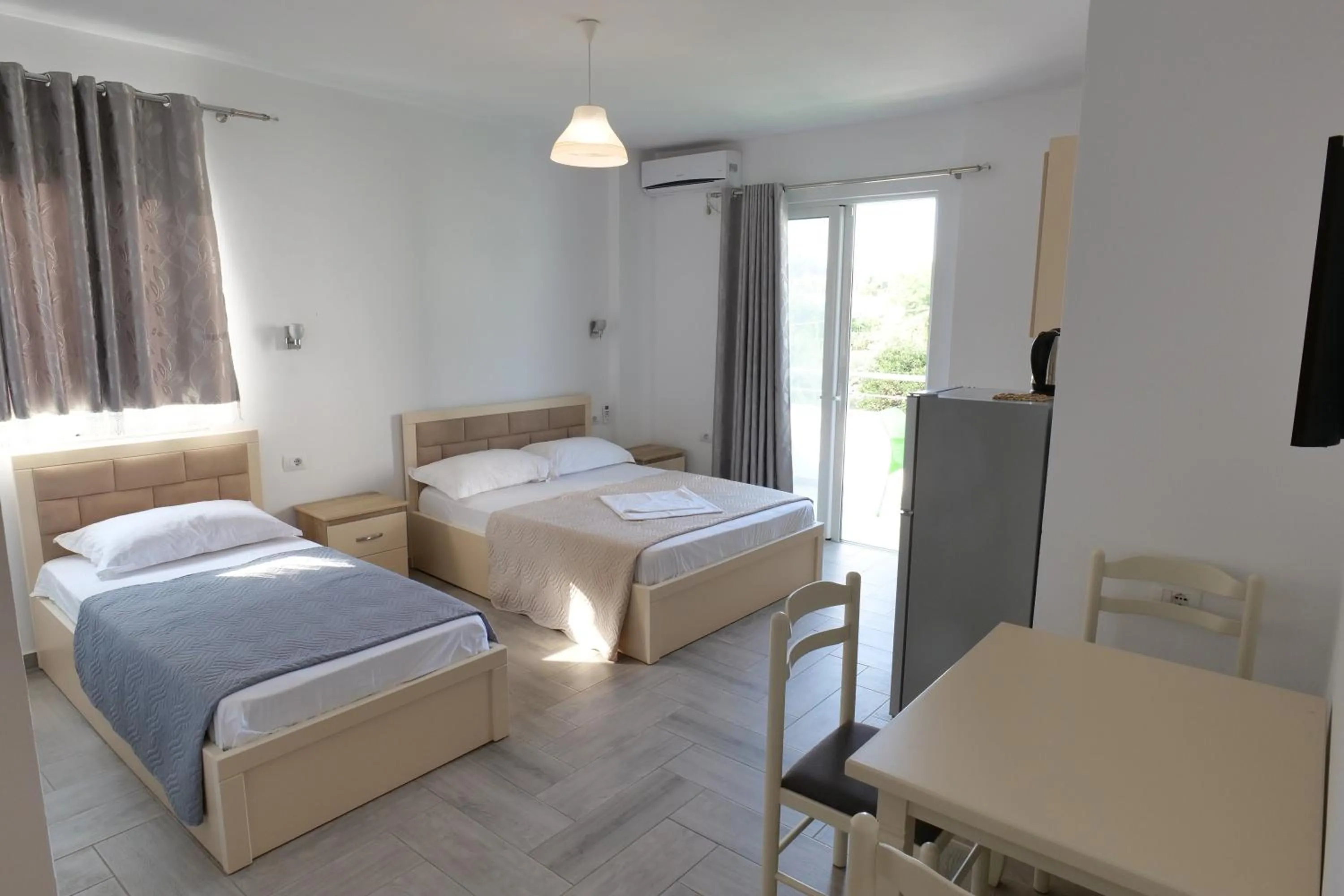 Bedroom, Bed in Hotel Villa Adrian