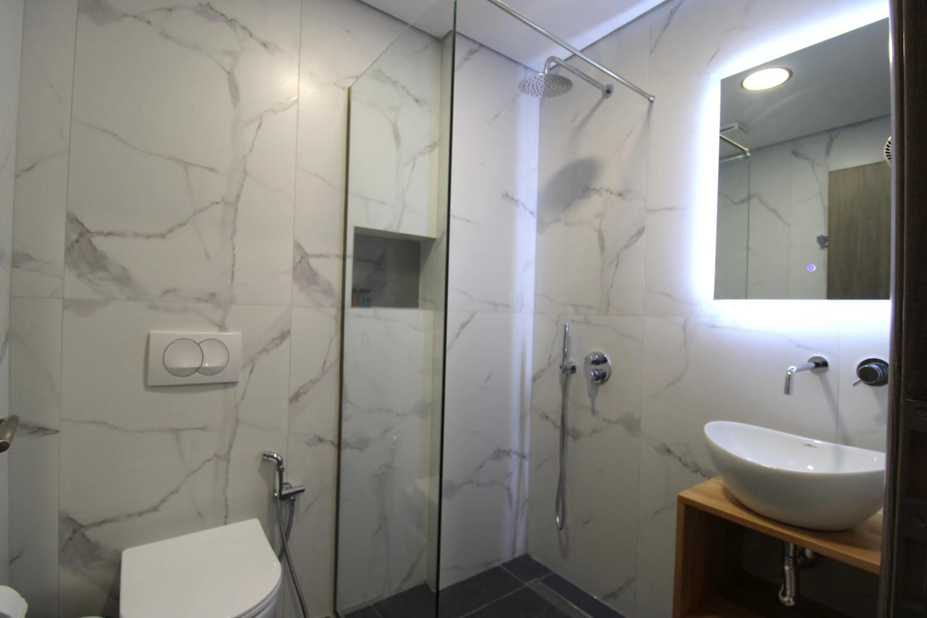 Shower in Hotel Villa Adrian