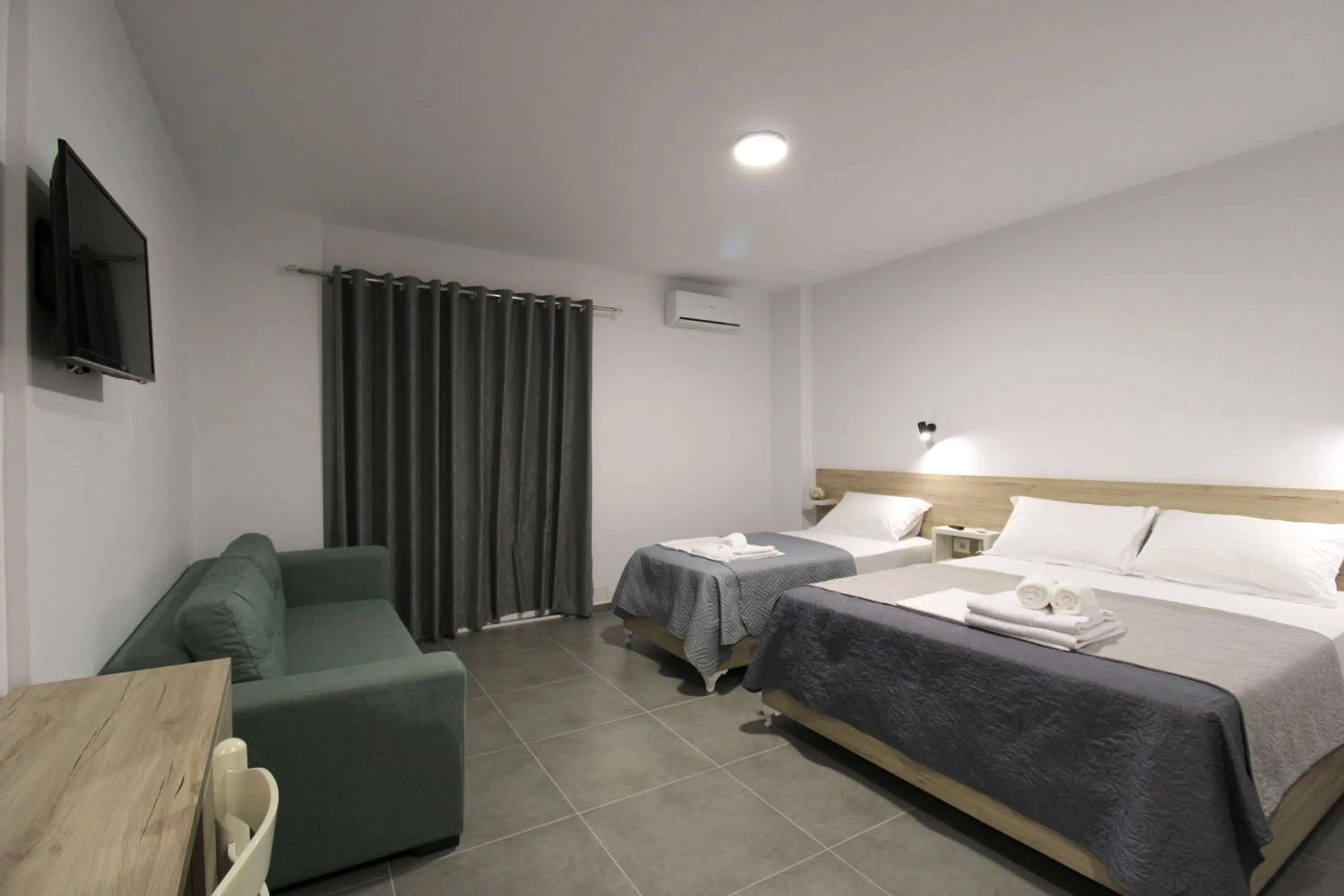 Bed in Hotel Villa Adrian