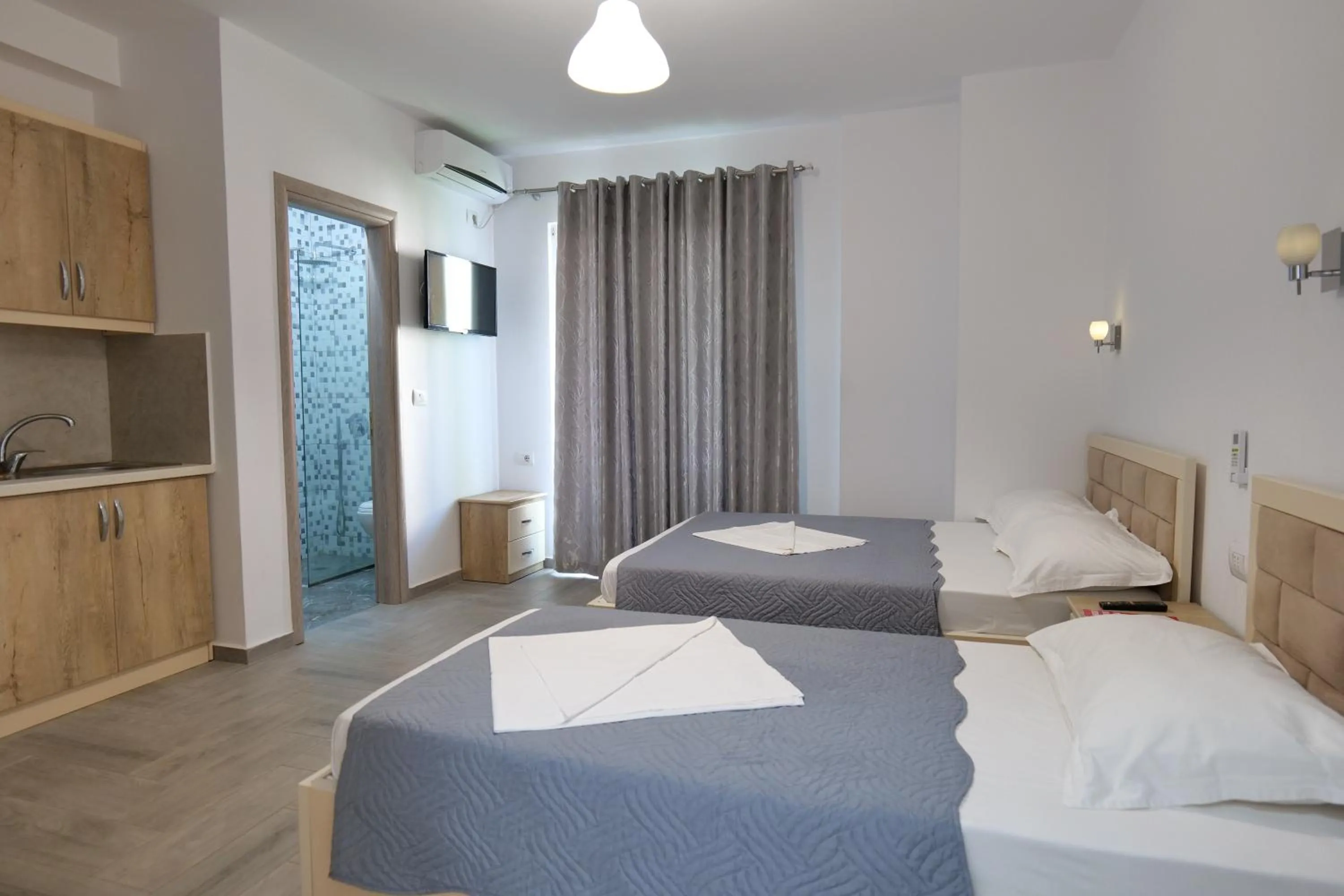 Bedroom, Bed in Hotel Villa Adrian