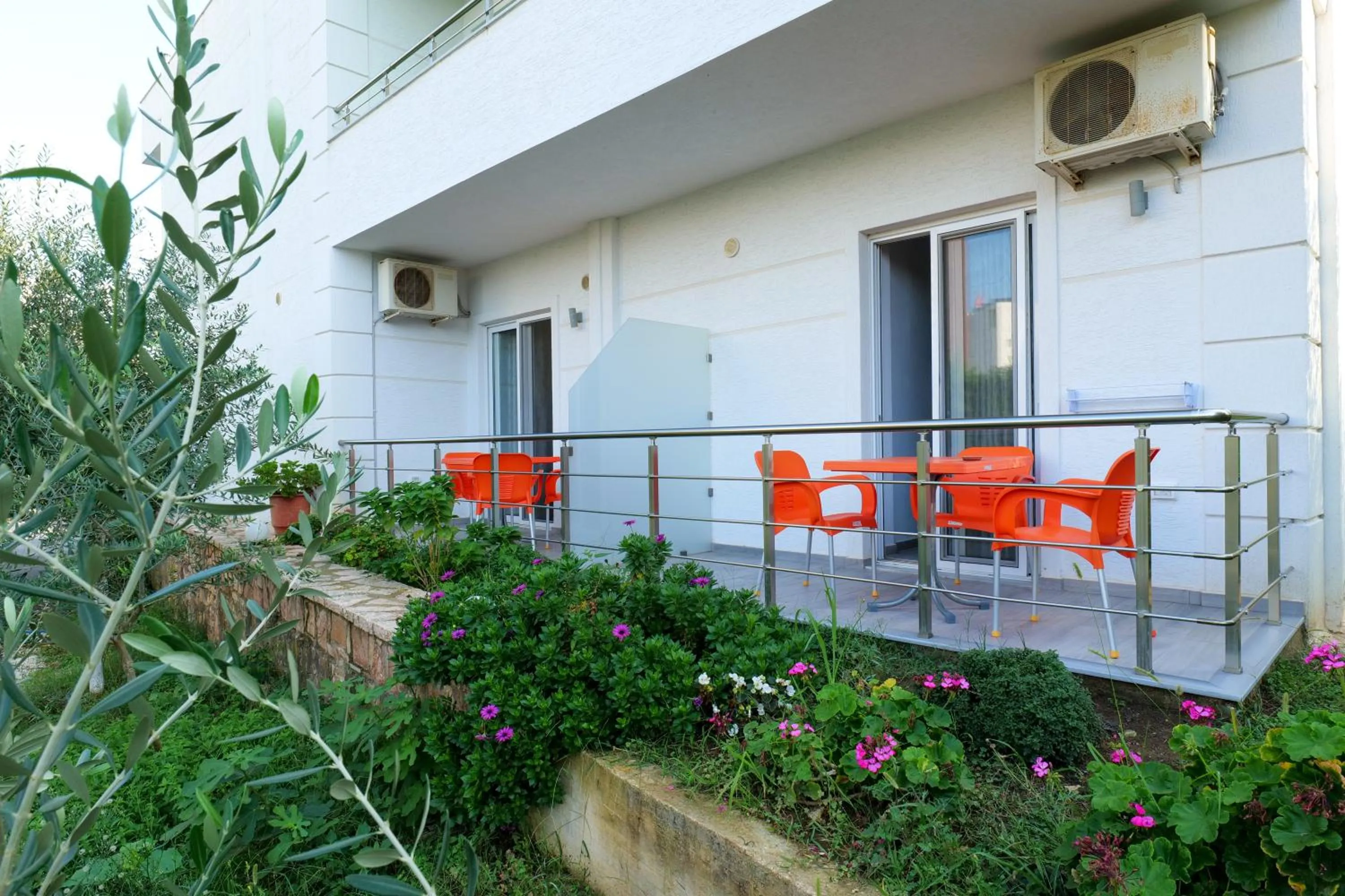 Property building in Hotel Villa Adrian