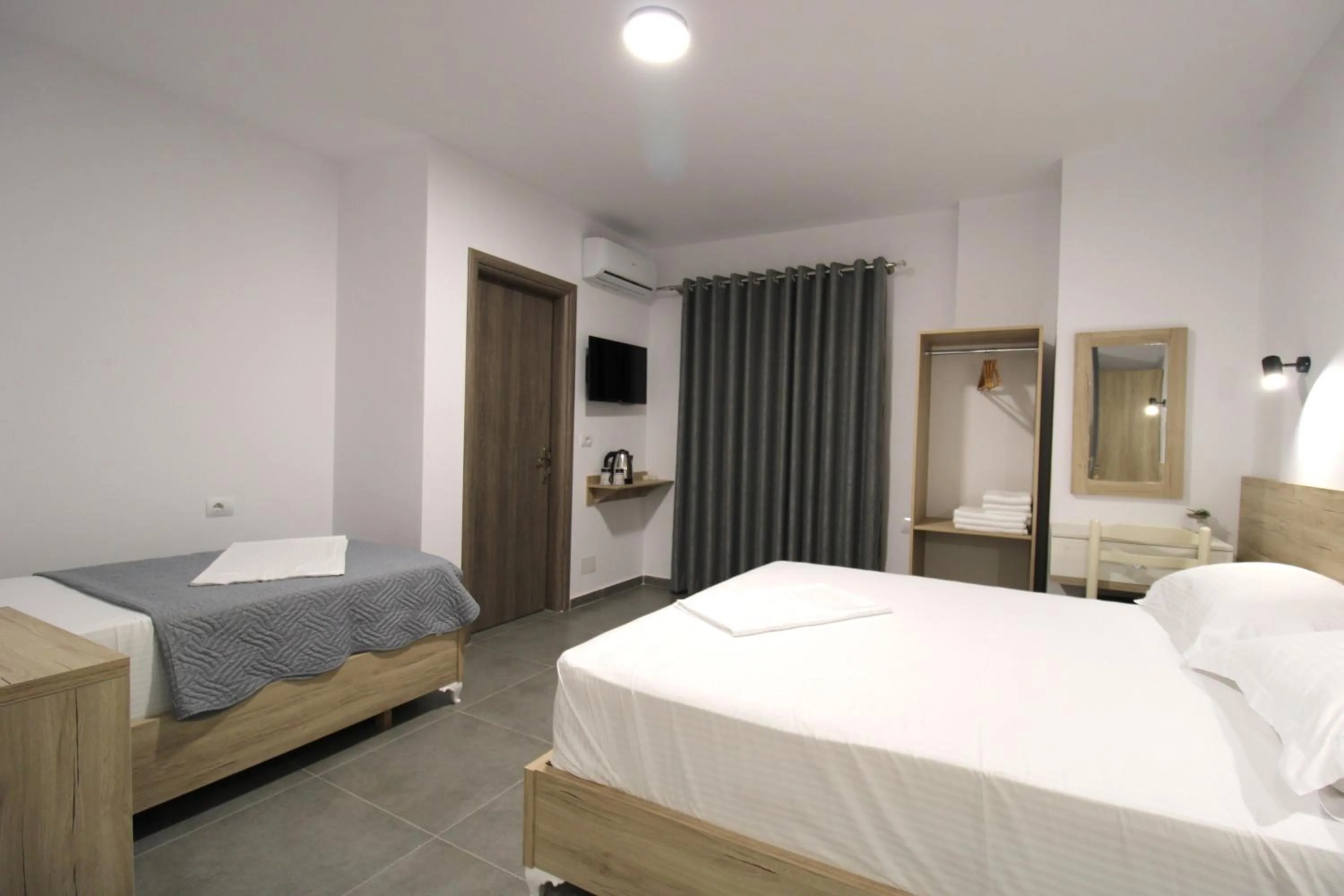 Bed in Hotel Villa Adrian