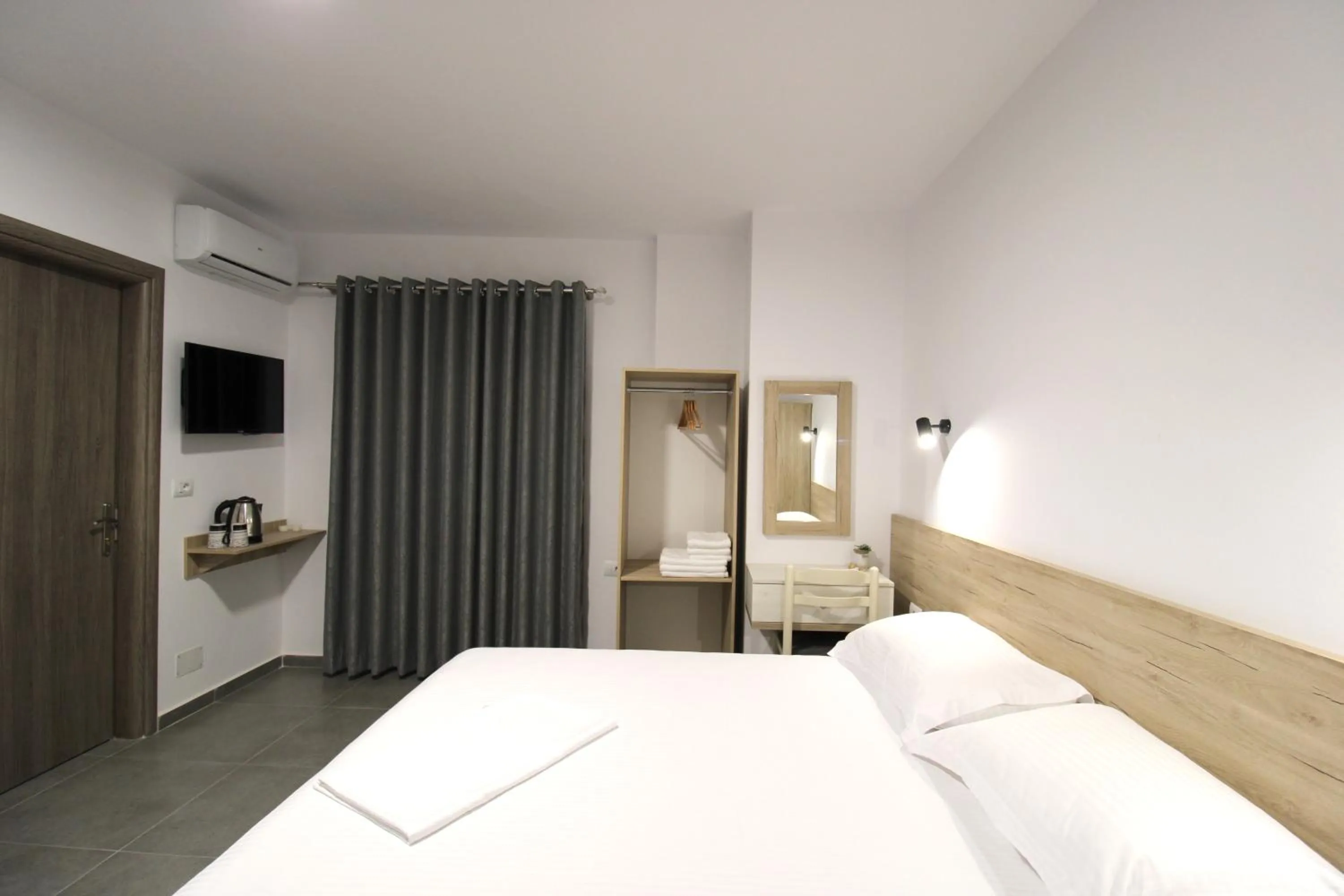 Bed in Hotel Villa Adrian