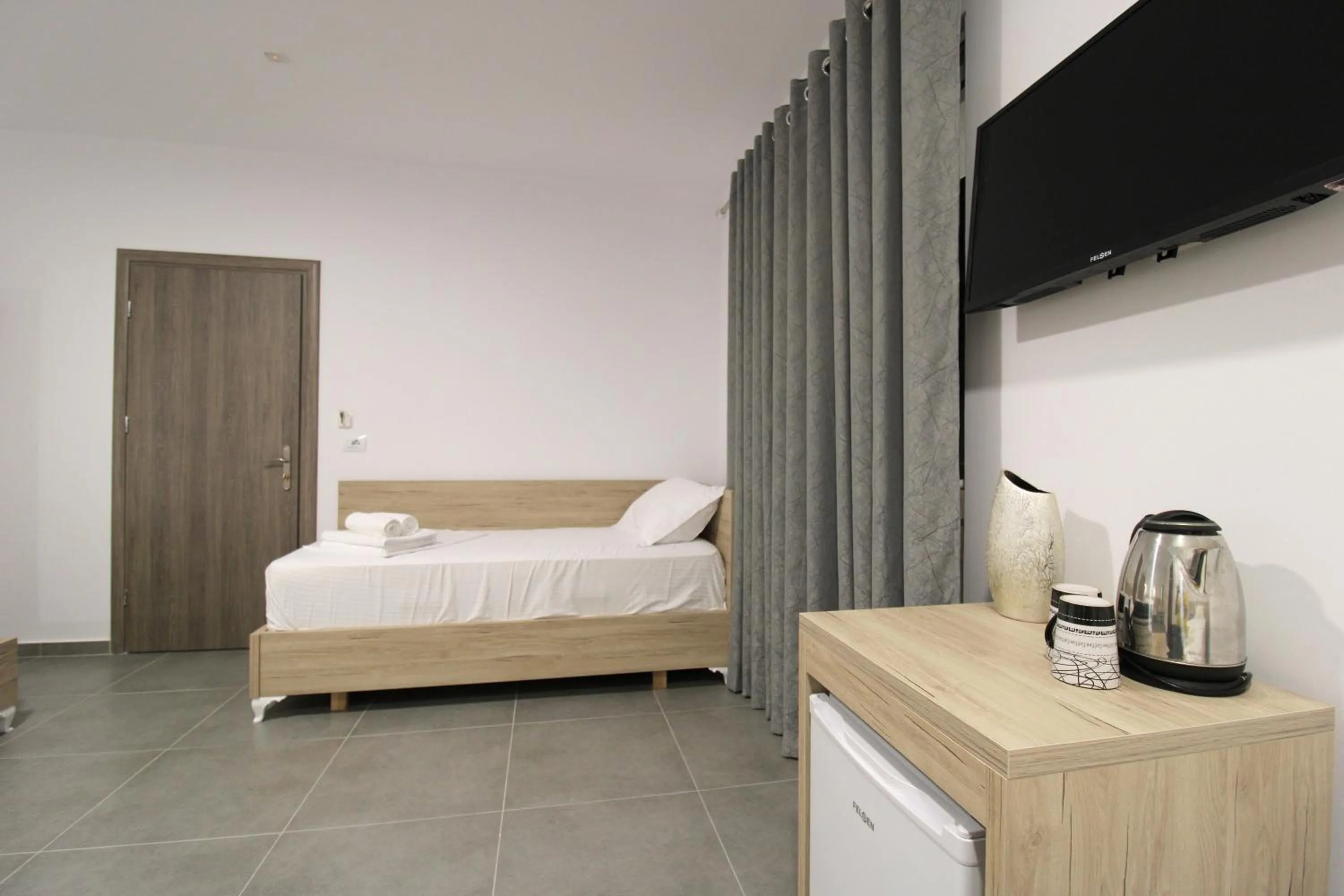 Bed in Hotel Villa Adrian