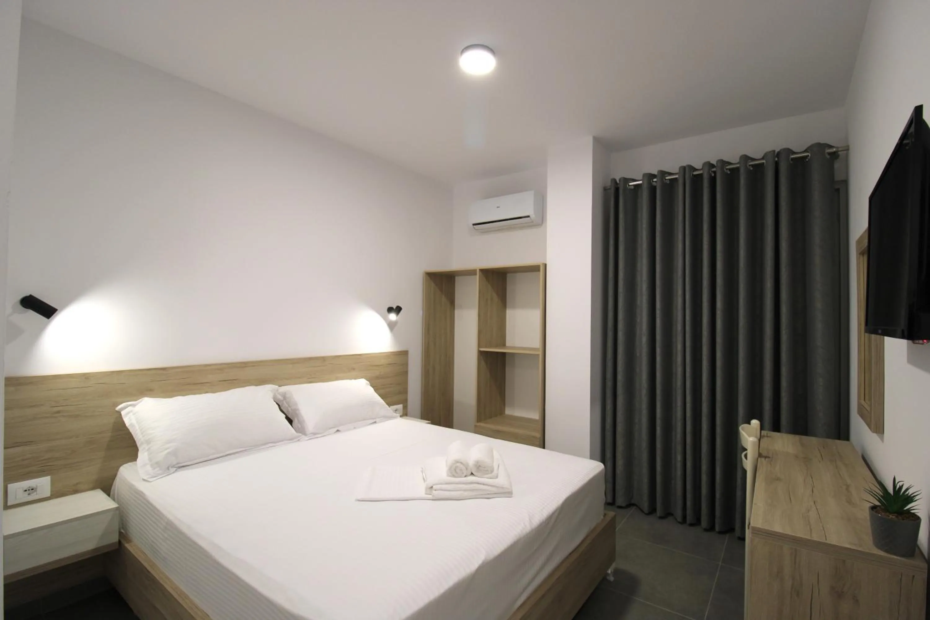 Bed in Hotel Villa Adrian