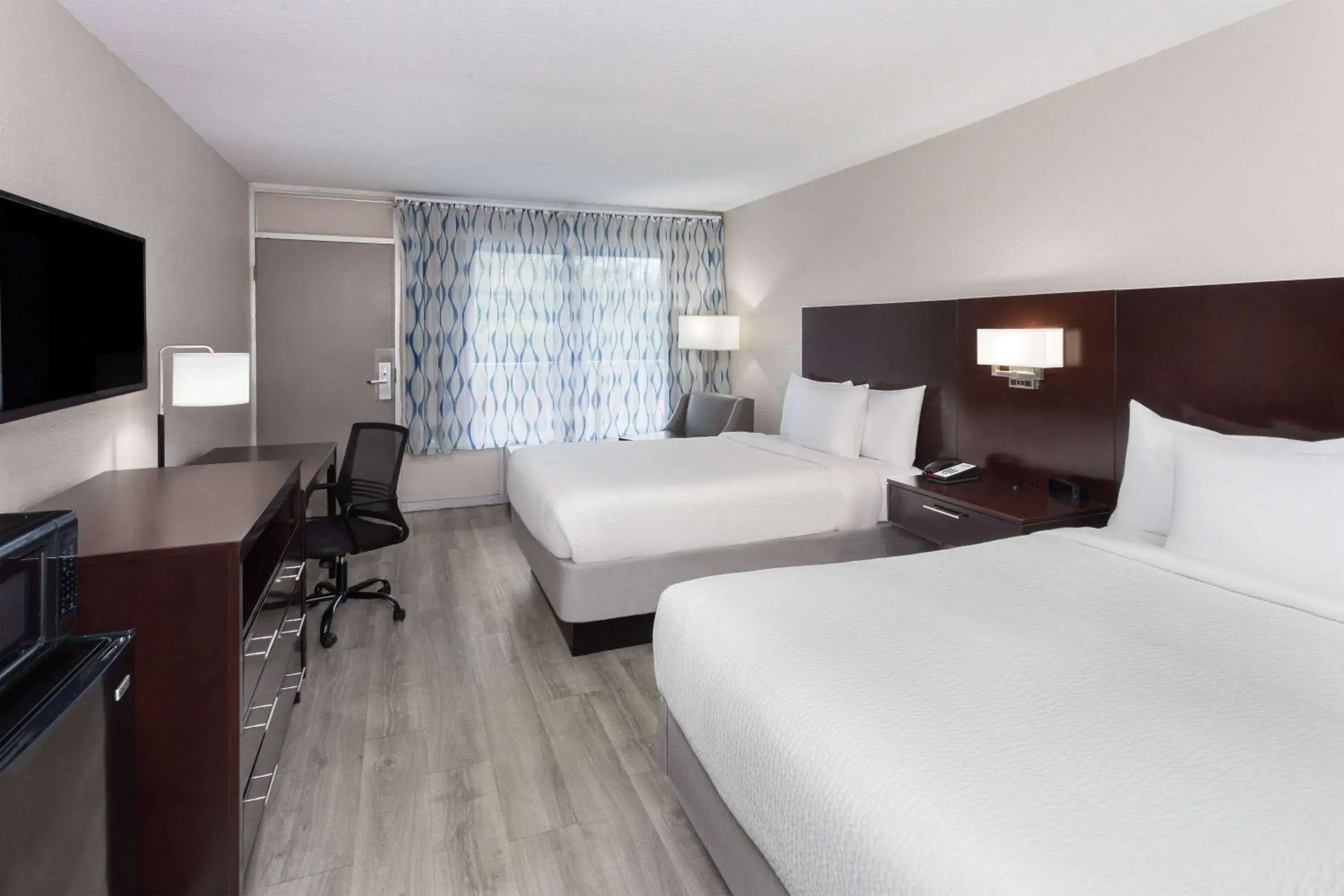 Photo of the whole room, Bed in Days Inn by Wyndham Melbourne Photo of the whole room, Bed in Days Inn by Wyndham Melbourne