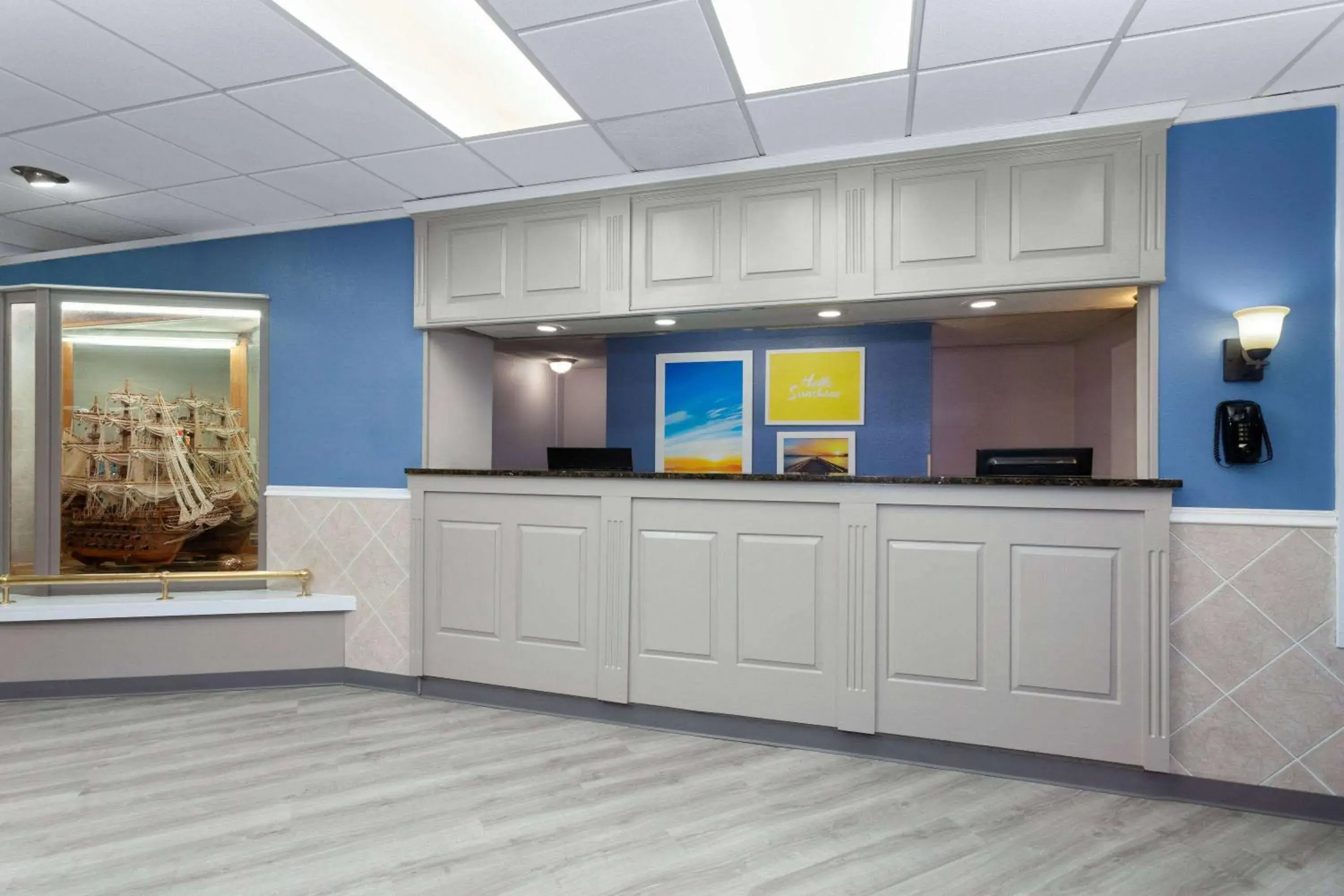 Lobby or reception in Days Inn by Wyndham Melbourne Lobby or reception in Days Inn by Wyndham Melbourne