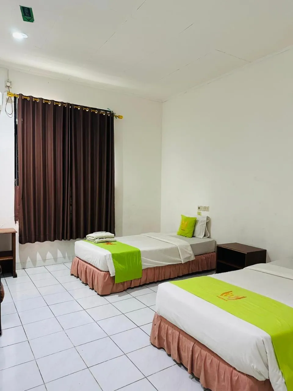 Bed in Hotel Huswah Airport