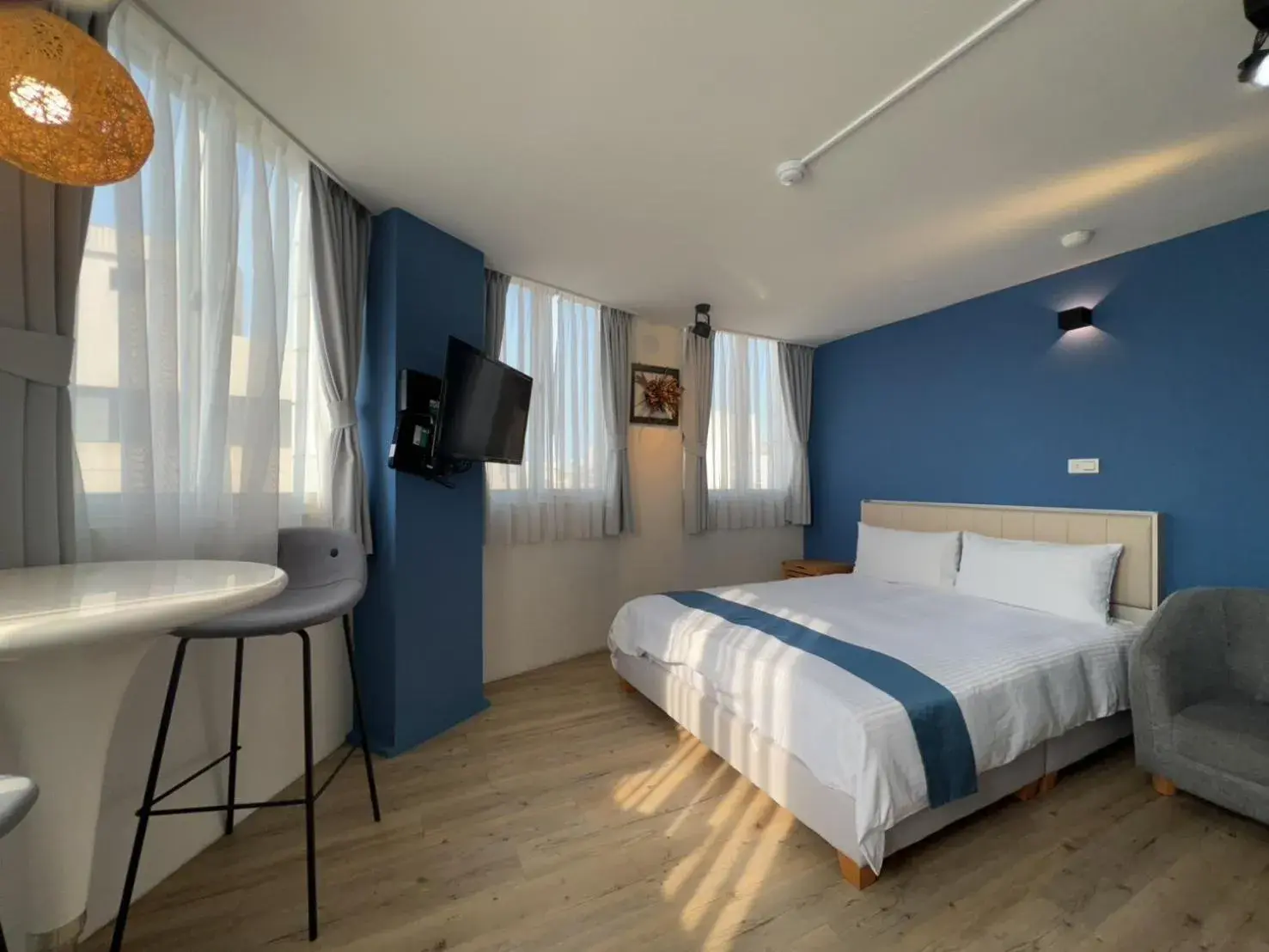 Deluxe Double Room in 沐藍輕旅 Mulan Light Inn I 海安路住宿 Deluxe Double Room in 沐藍輕旅 Mulan Light Inn I 海安路住宿