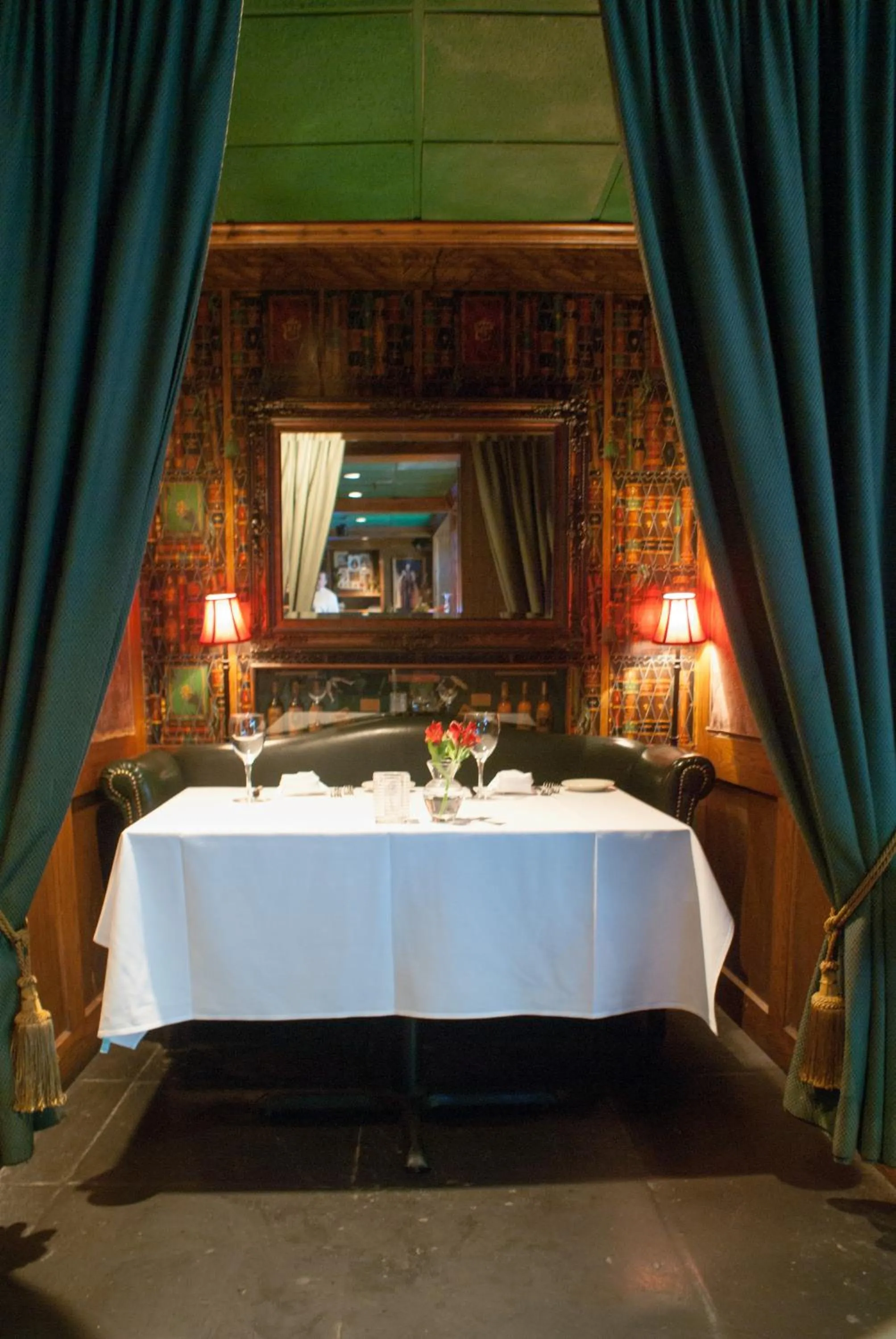 Restaurant/places to eat, Bed in Prince Conti Hotel