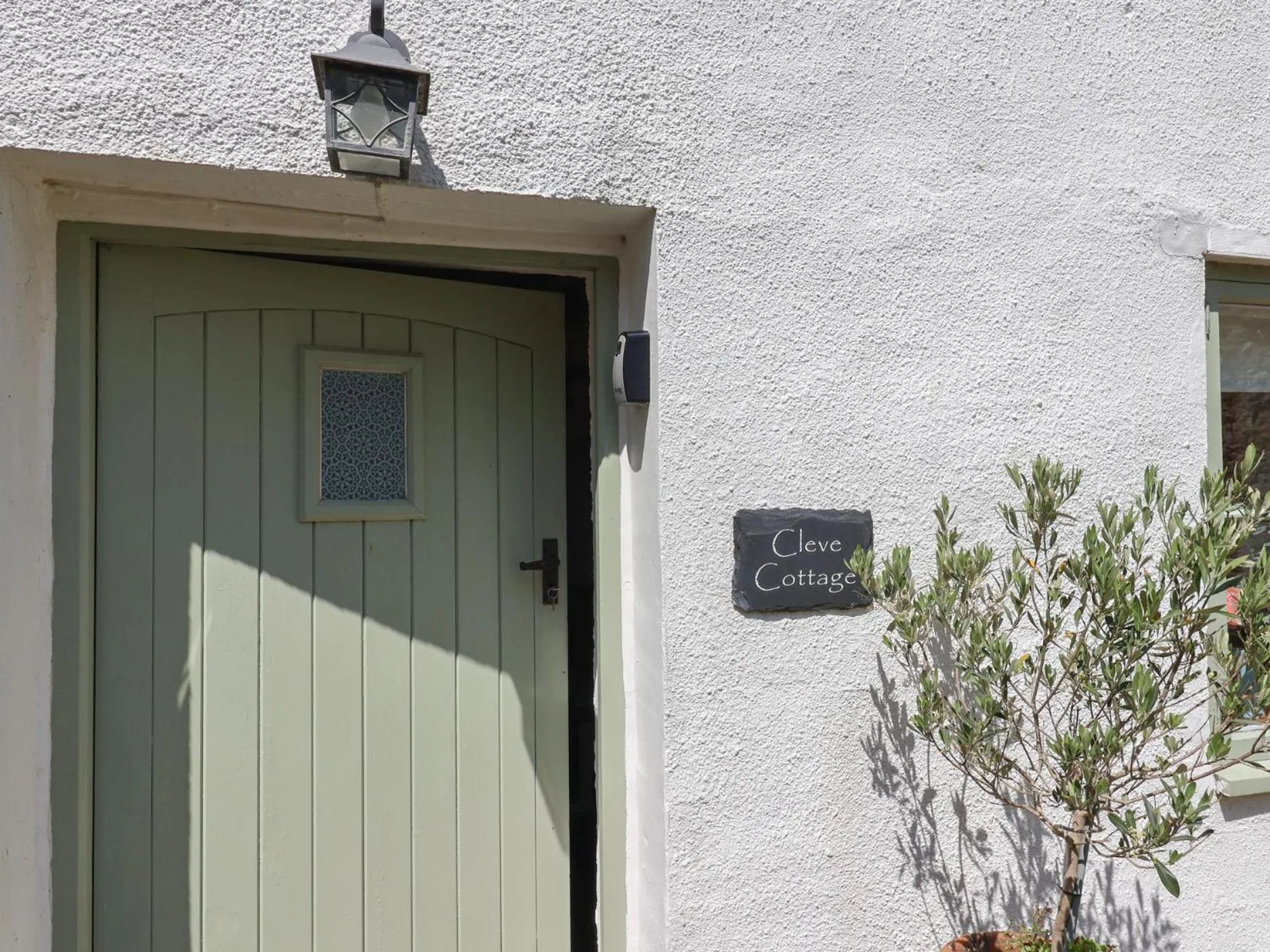 Property building in Cleve Cottage