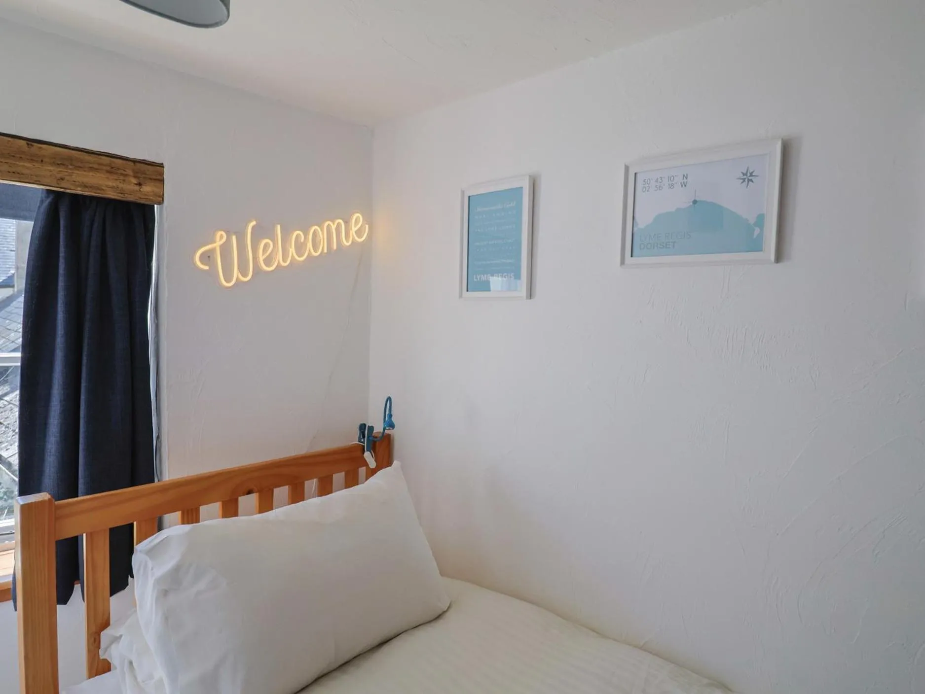 Property building, Bed in Cleve Cottage