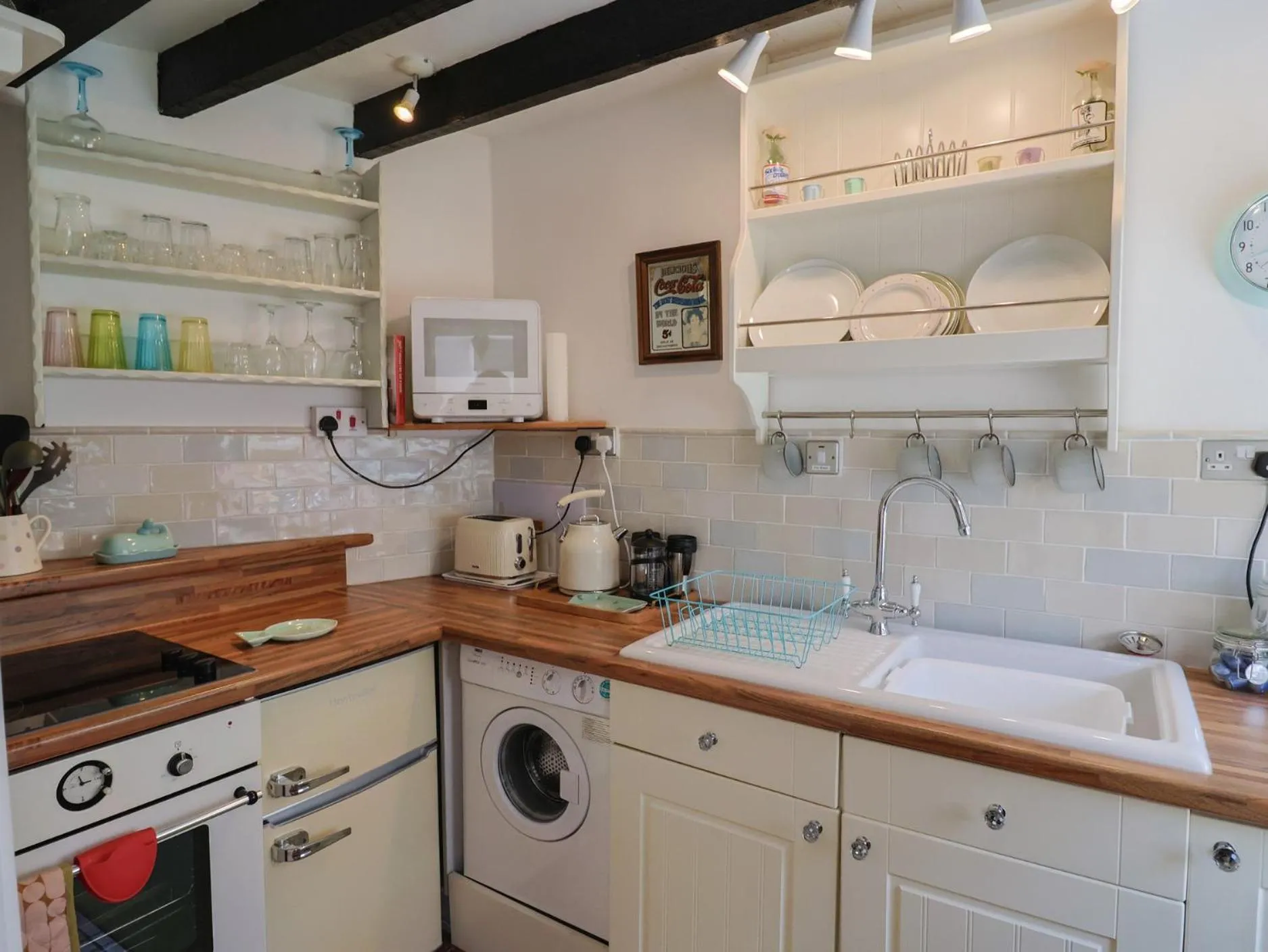 Property building in Cleve Cottage