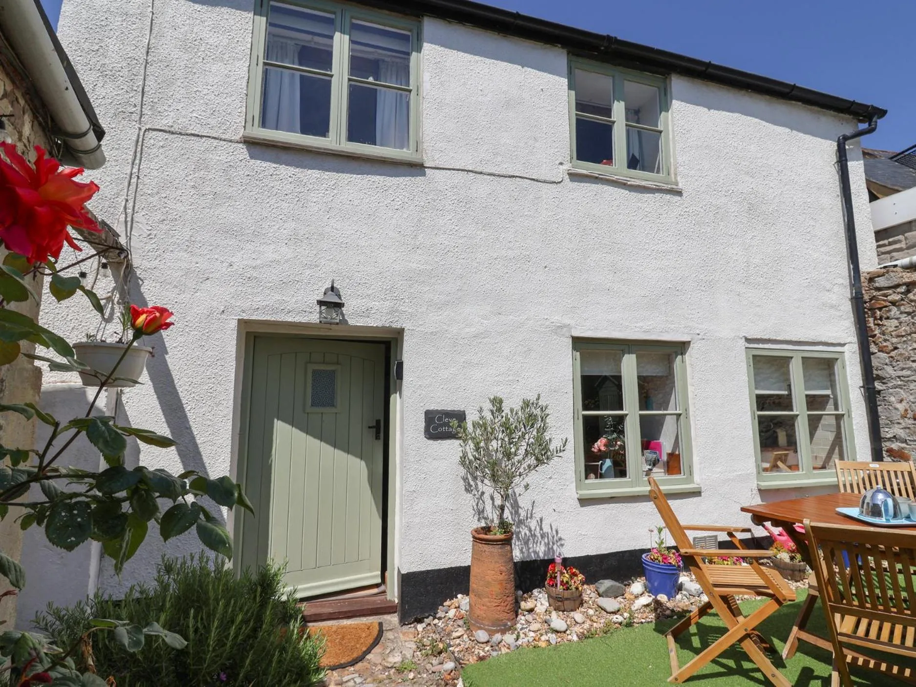 Property building in Cleve Cottage