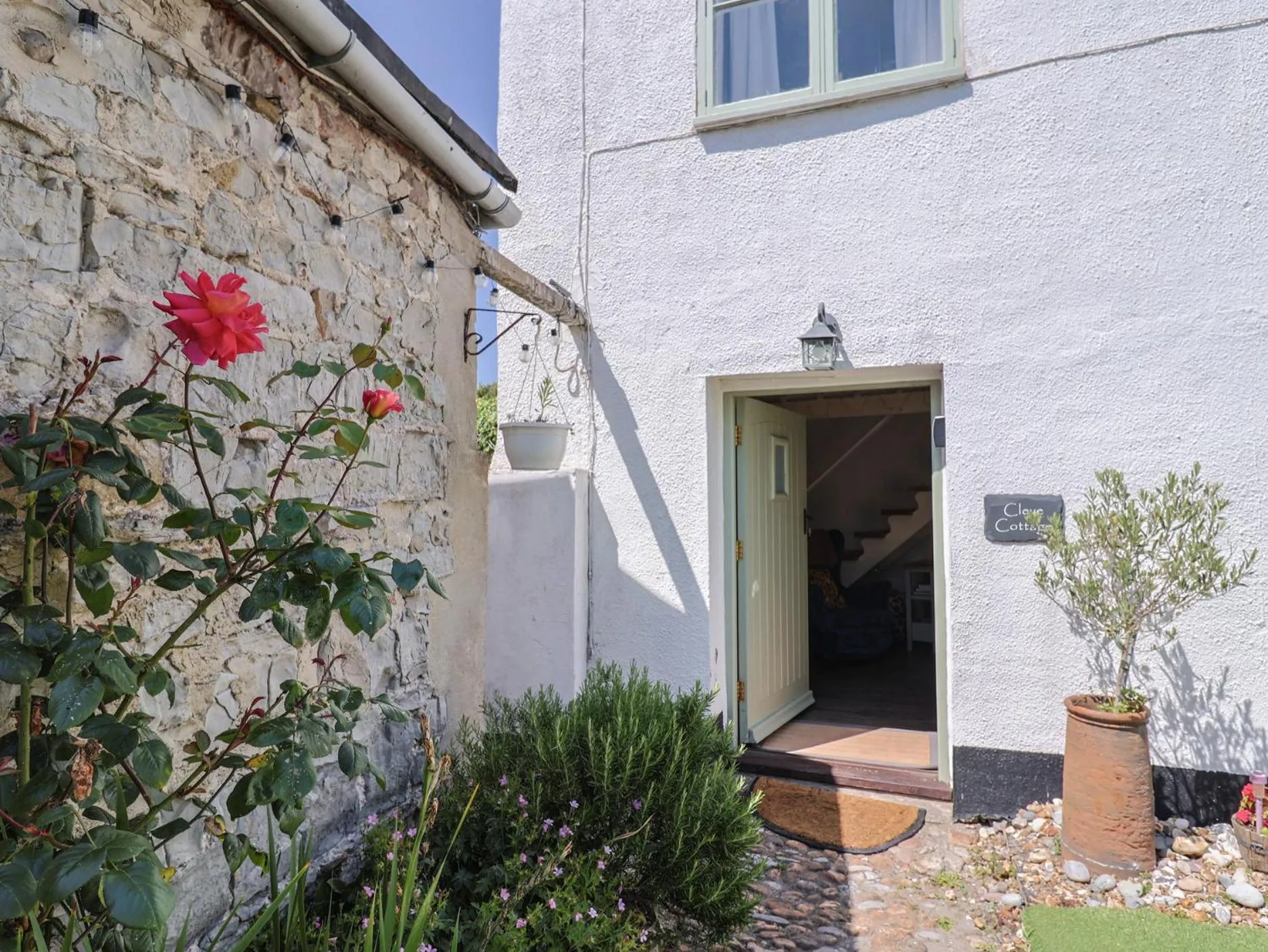 Property building in Cleve Cottage