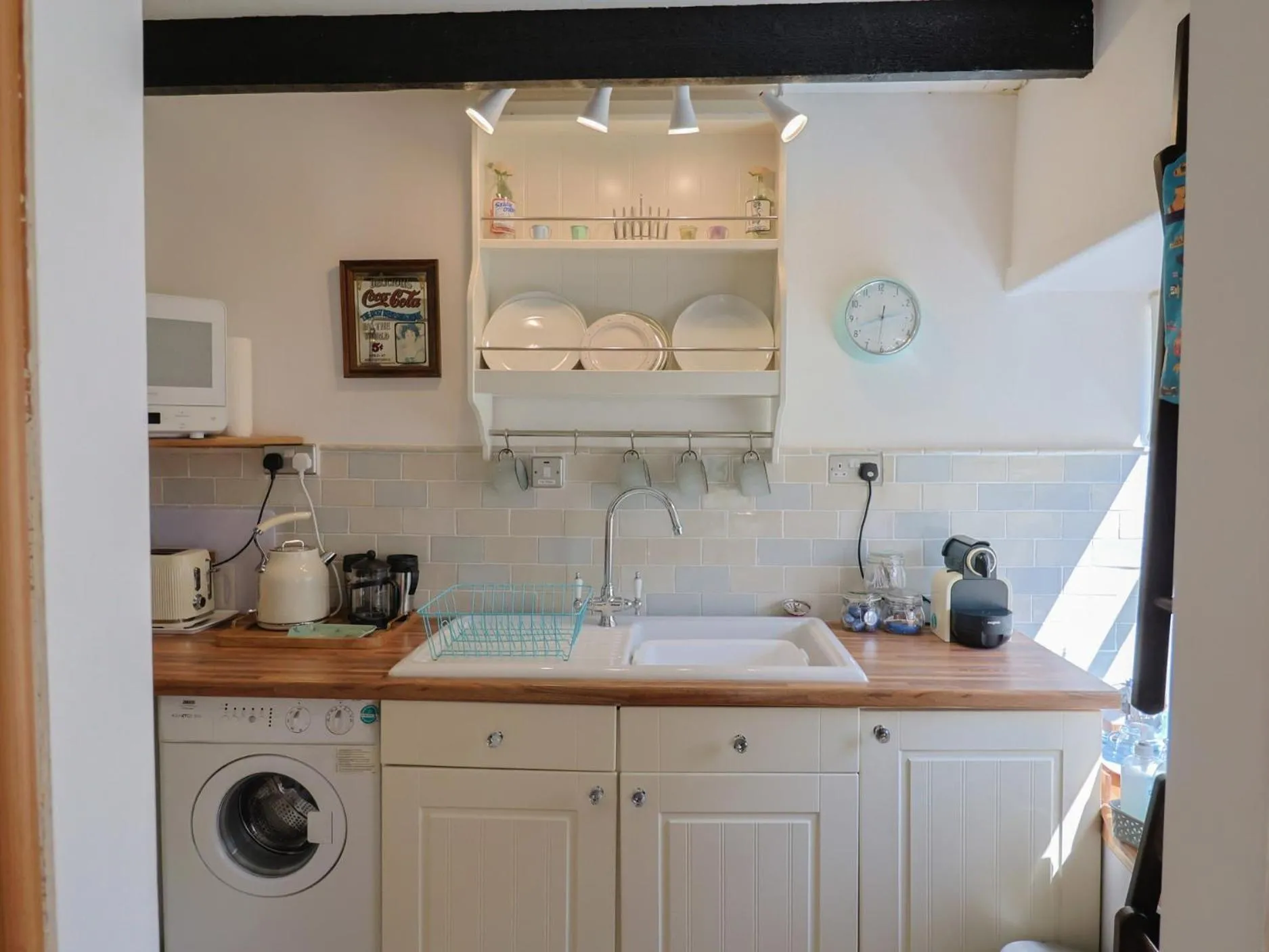 Property building in Cleve Cottage