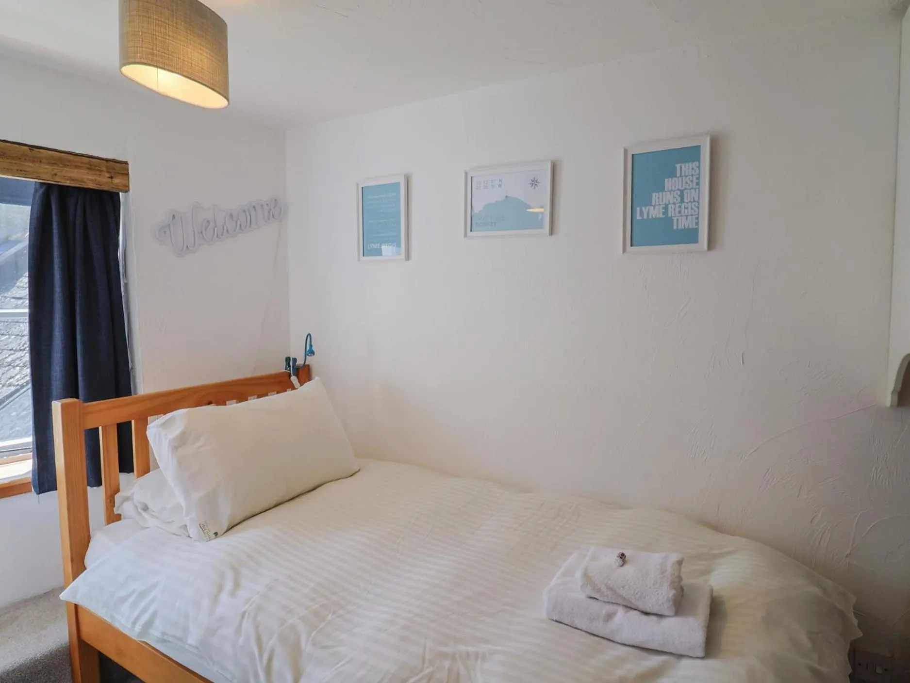 Property building, Bed in Cleve Cottage
