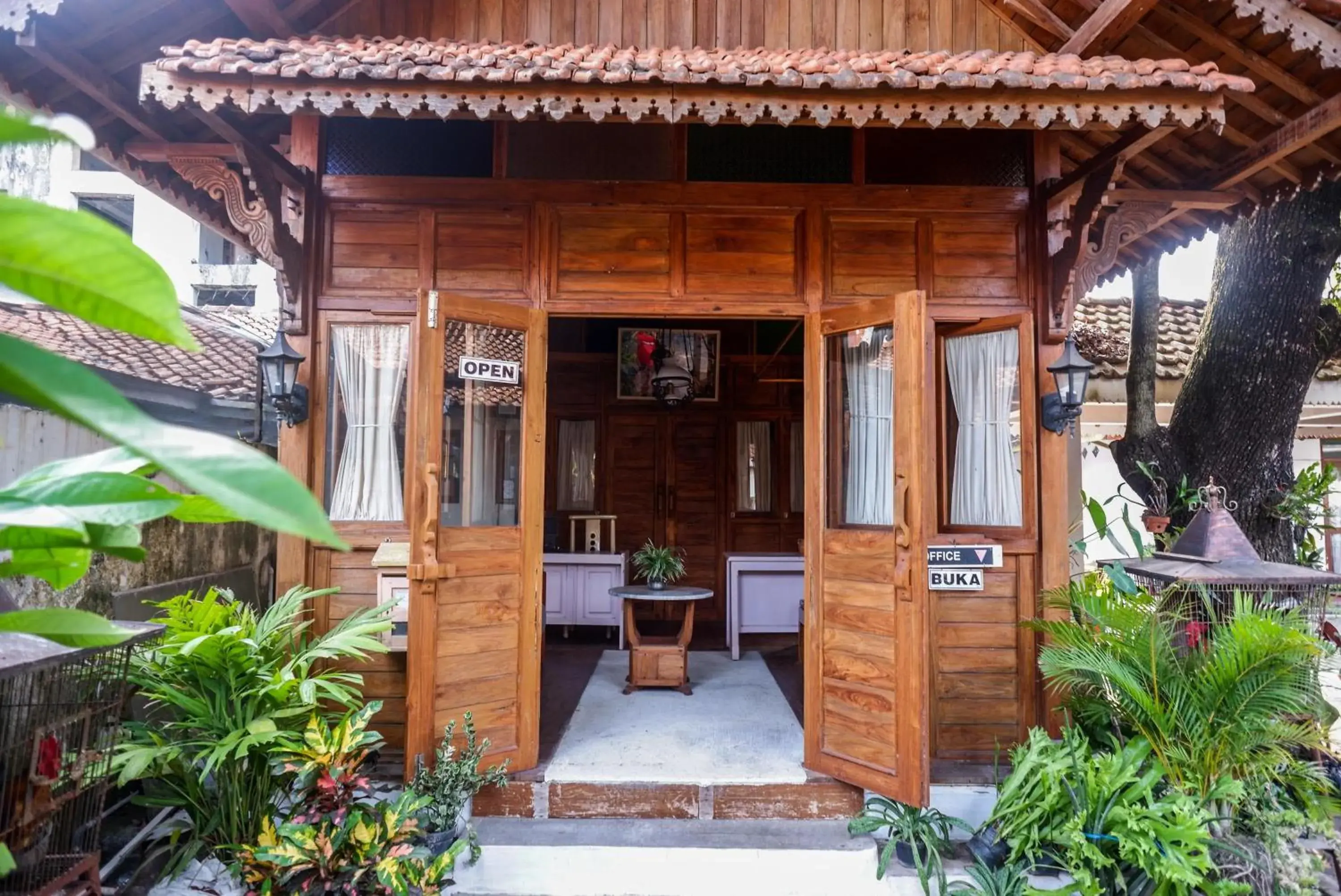 Property building in RedDoorz Syariah near Plengkung Gading 2 Property building in RedDoorz Syariah near Plengkung Gading 2