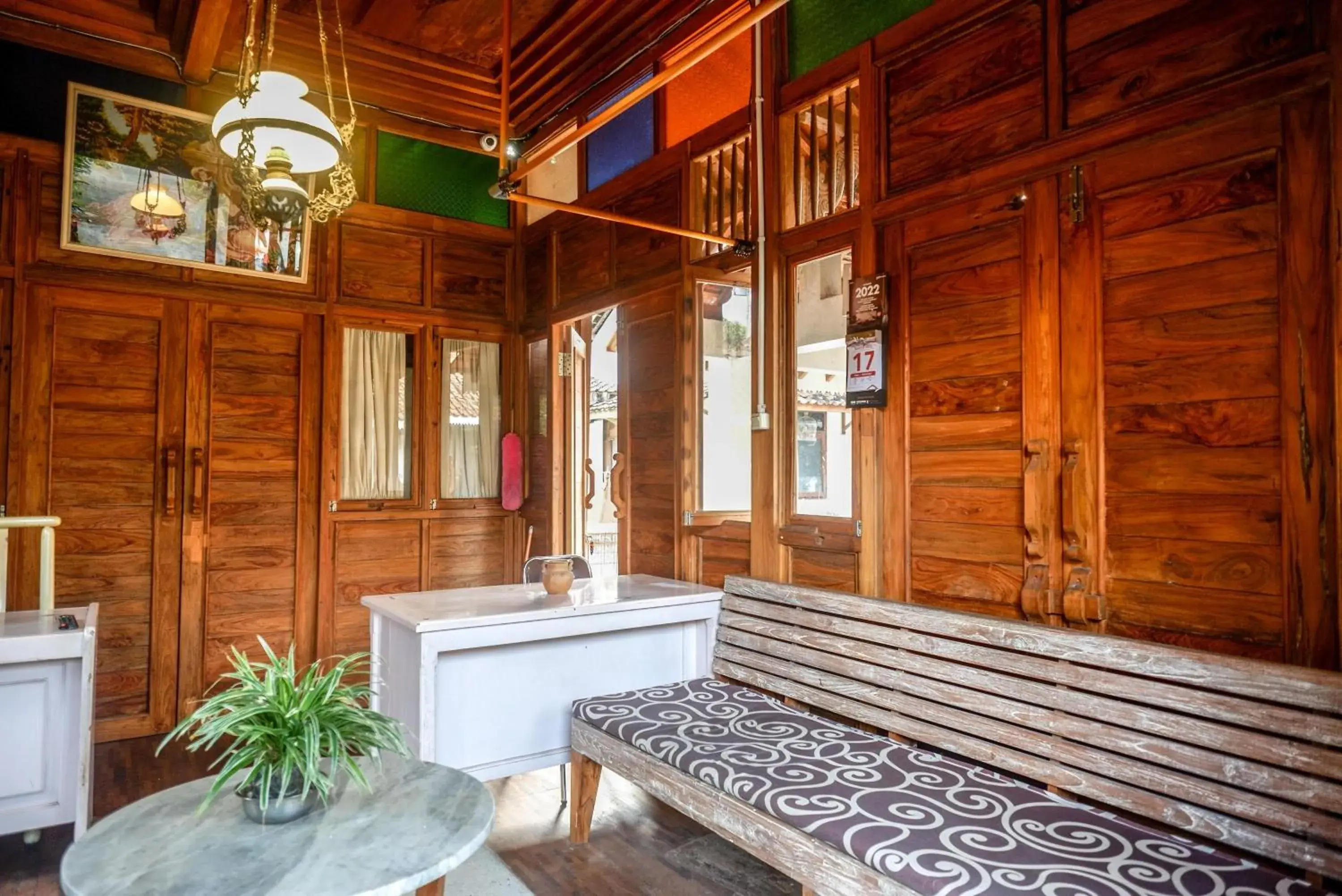 Lobby or reception in RedDoorz Syariah near Plengkung Gading 2 Lobby or reception in RedDoorz Syariah near Plengkung Gading 2