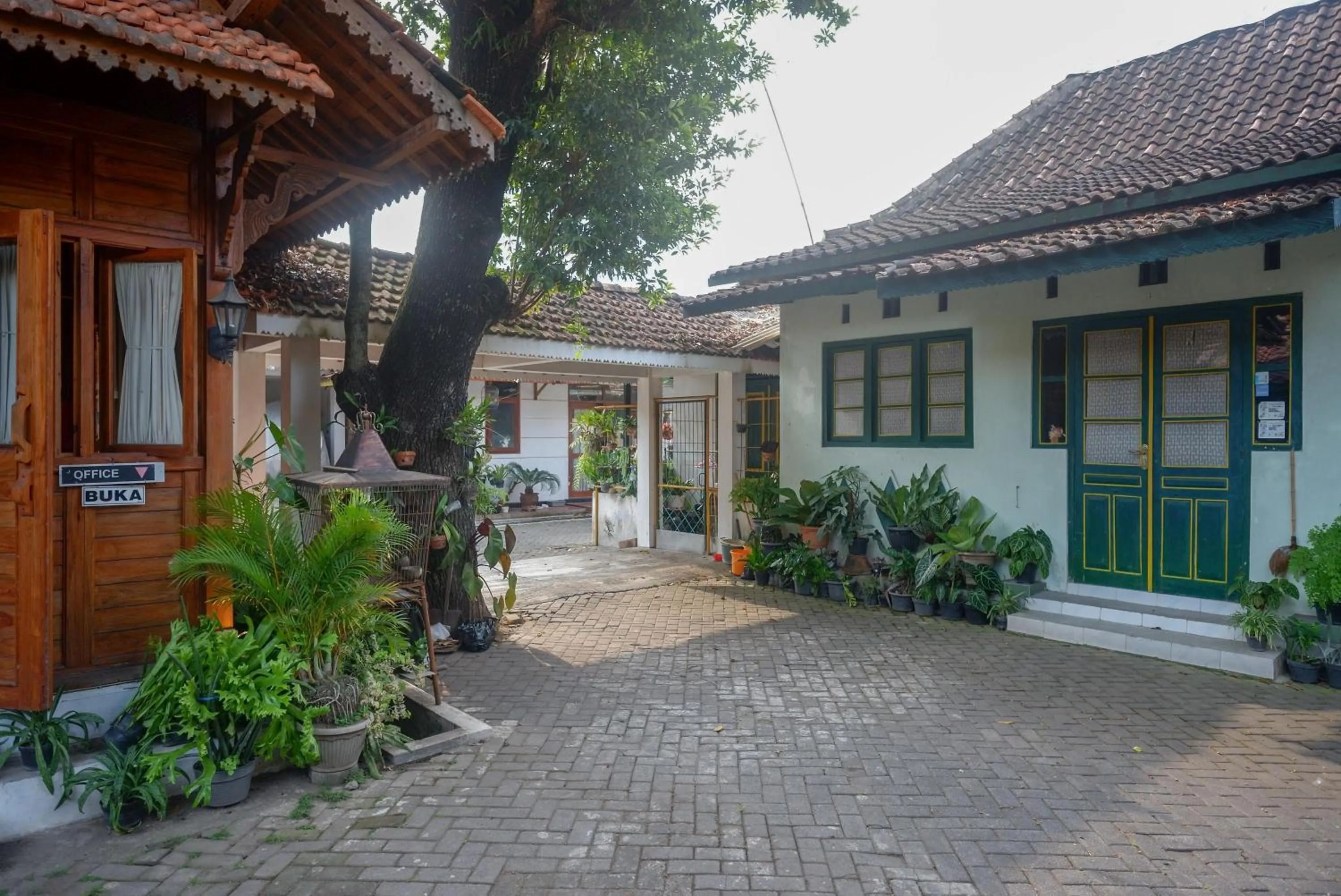 Property building in RedDoorz near Plengkung Gading 2