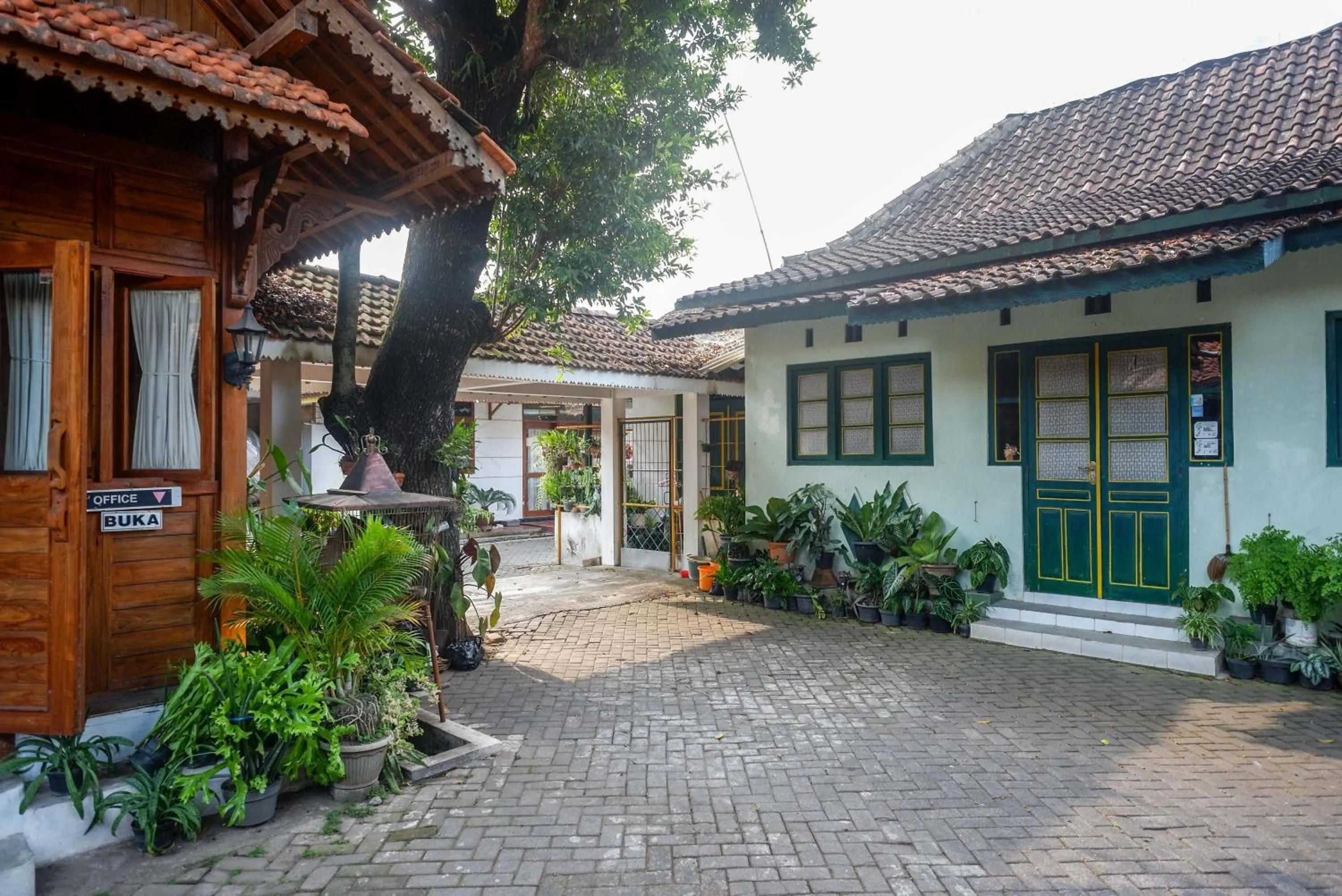 Property building in RedDoorz near Plengkung Gading 2