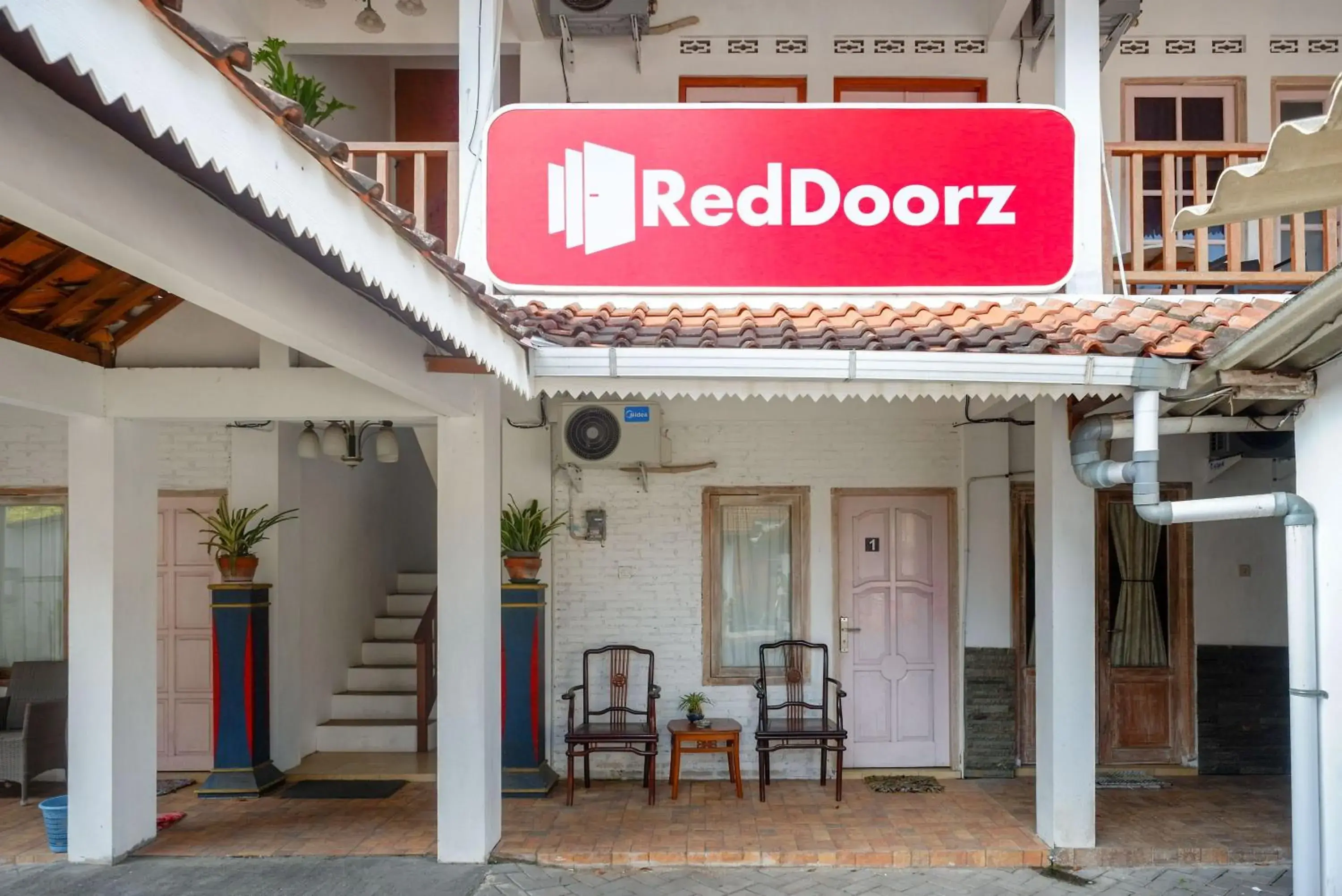 Property building in RedDoorz Syariah near Plengkung Gading 2 Property building in RedDoorz Syariah near Plengkung Gading 2