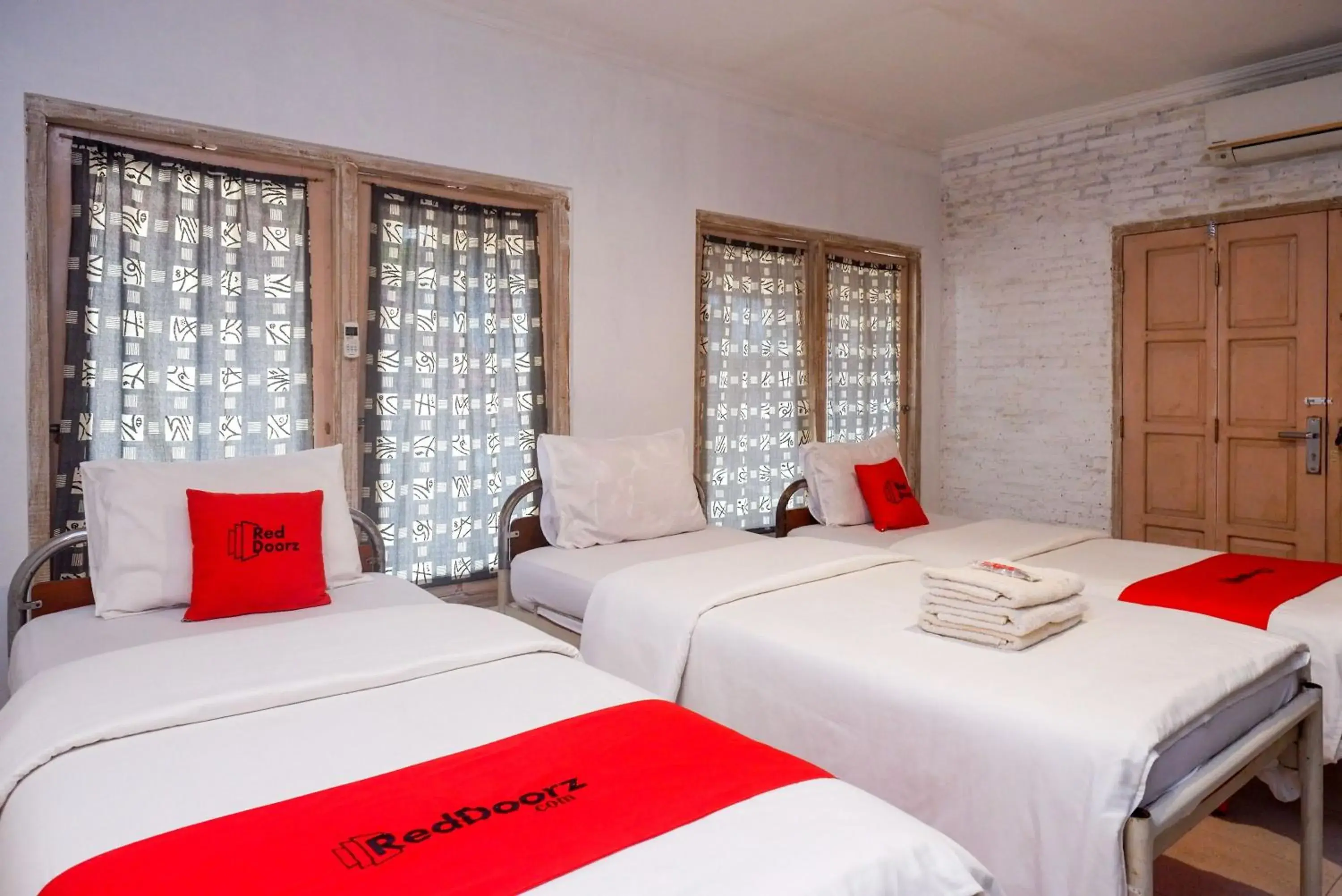 Bedroom, Bed in RedDoorz Syariah near Plengkung Gading 2 Bedroom, Bed in RedDoorz Syariah near Plengkung Gading 2