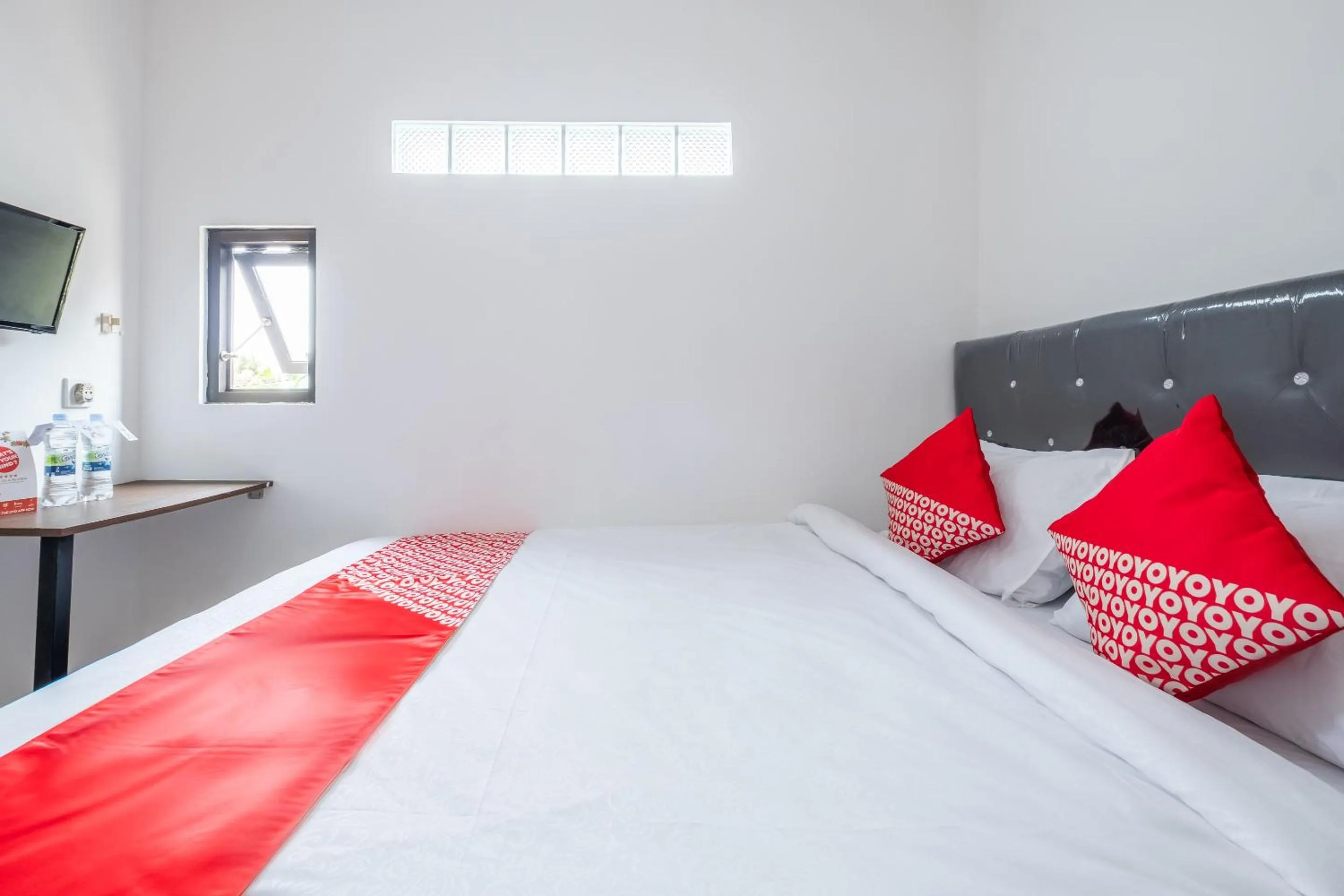 Bedroom in Super OYO 1460 Anyelir Residence