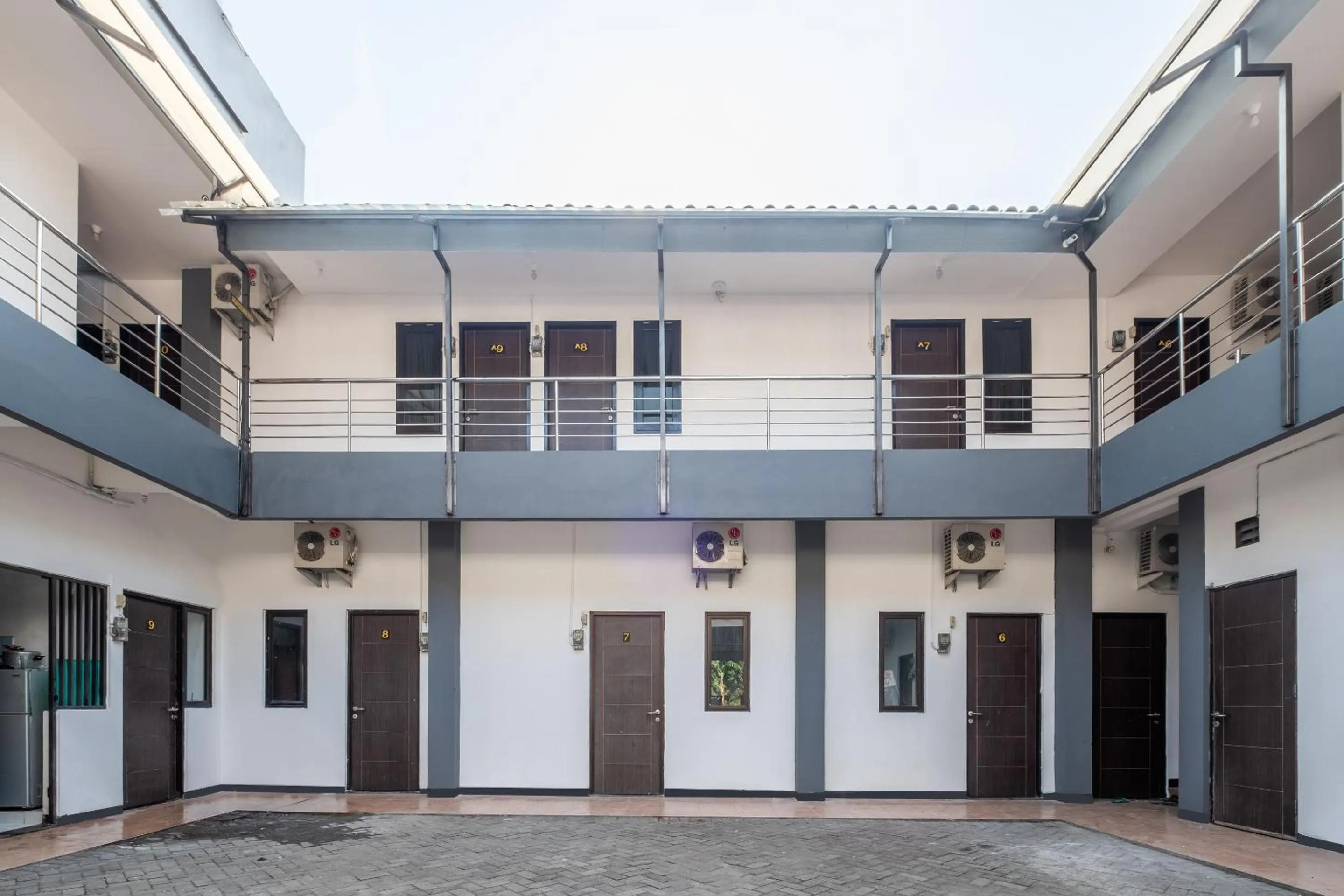 Property Building in Super OYO 1460 Anyelir Residence