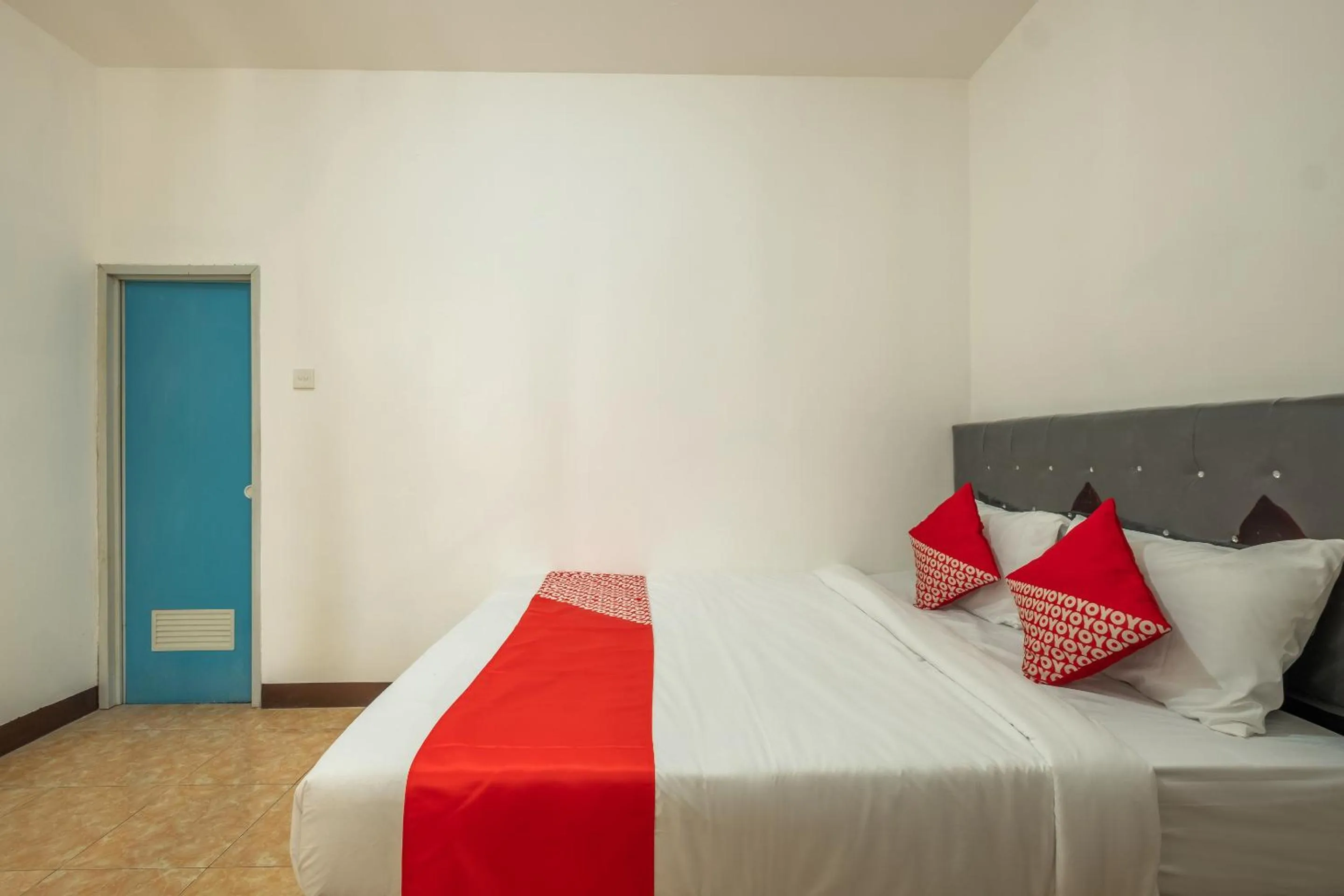 Bedroom in Super OYO 1460 Anyelir Residence