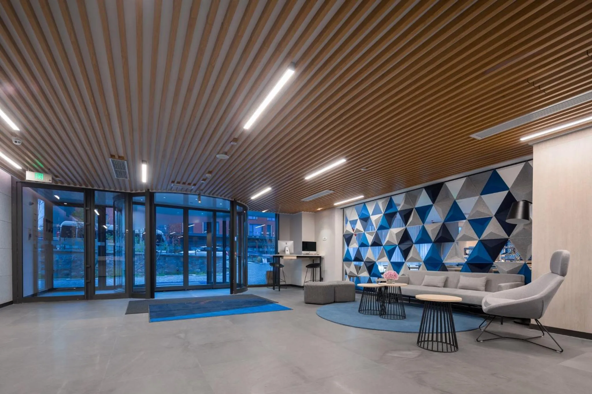 Property building in Holiday Inn Express Beijing Shijingshan Lakeview by IHG