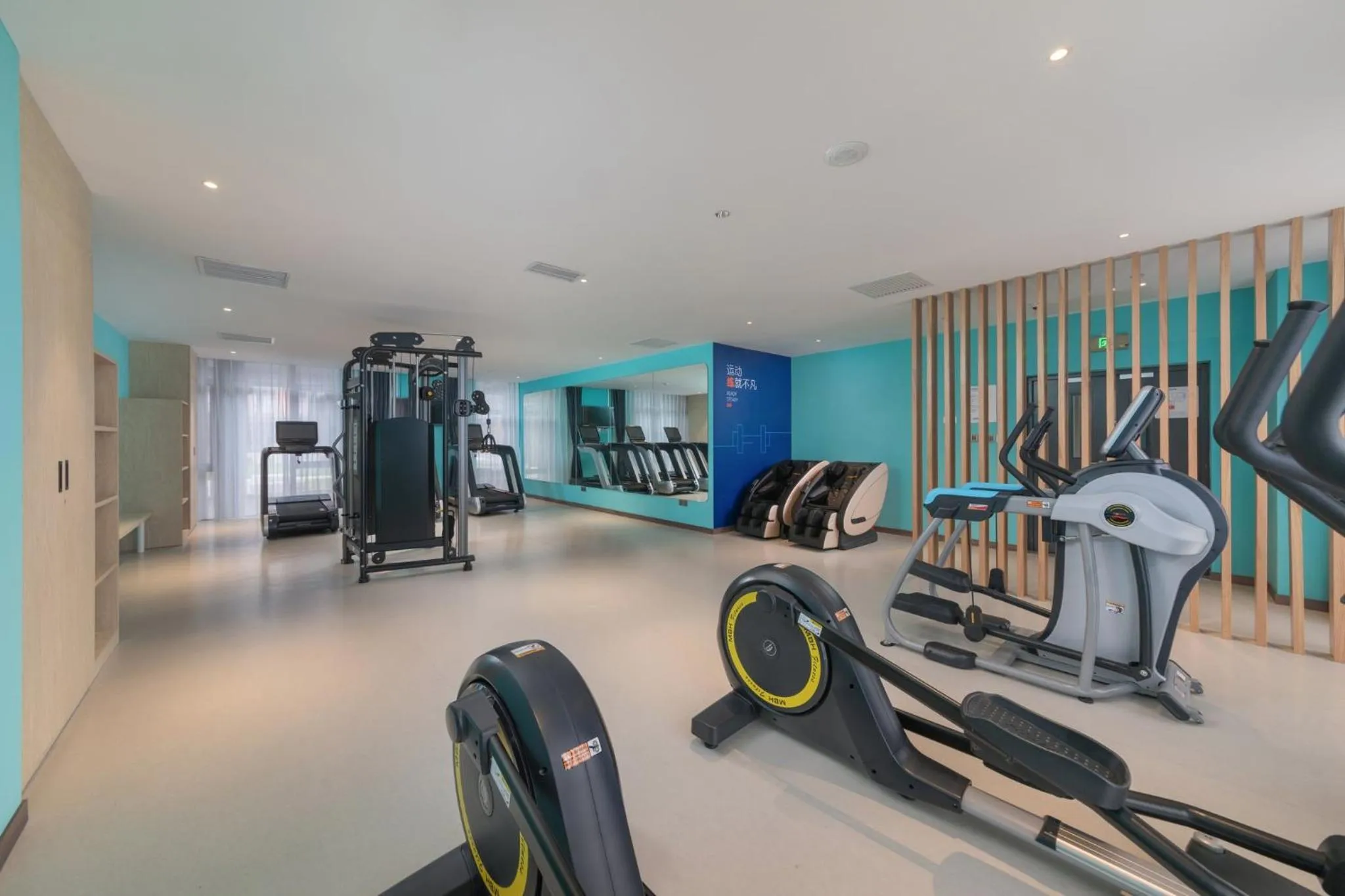 Fitness centre/facilities in Holiday Inn Express Beijing Shijingshan Lakeview by IHG