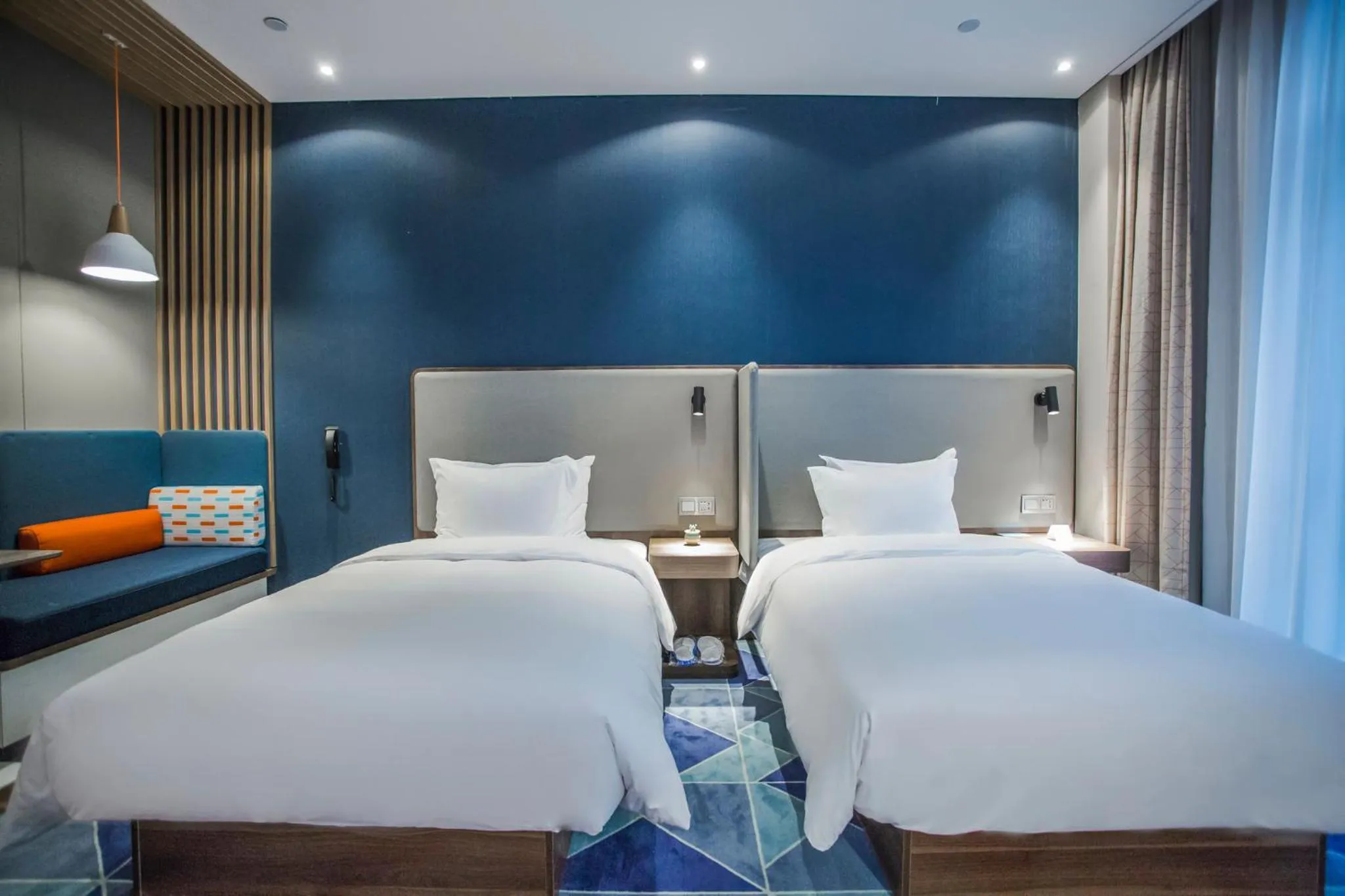 Photo of the whole room, Bed in Holiday Inn Express Hangzhou Xixi Tourism Zone by IHG
