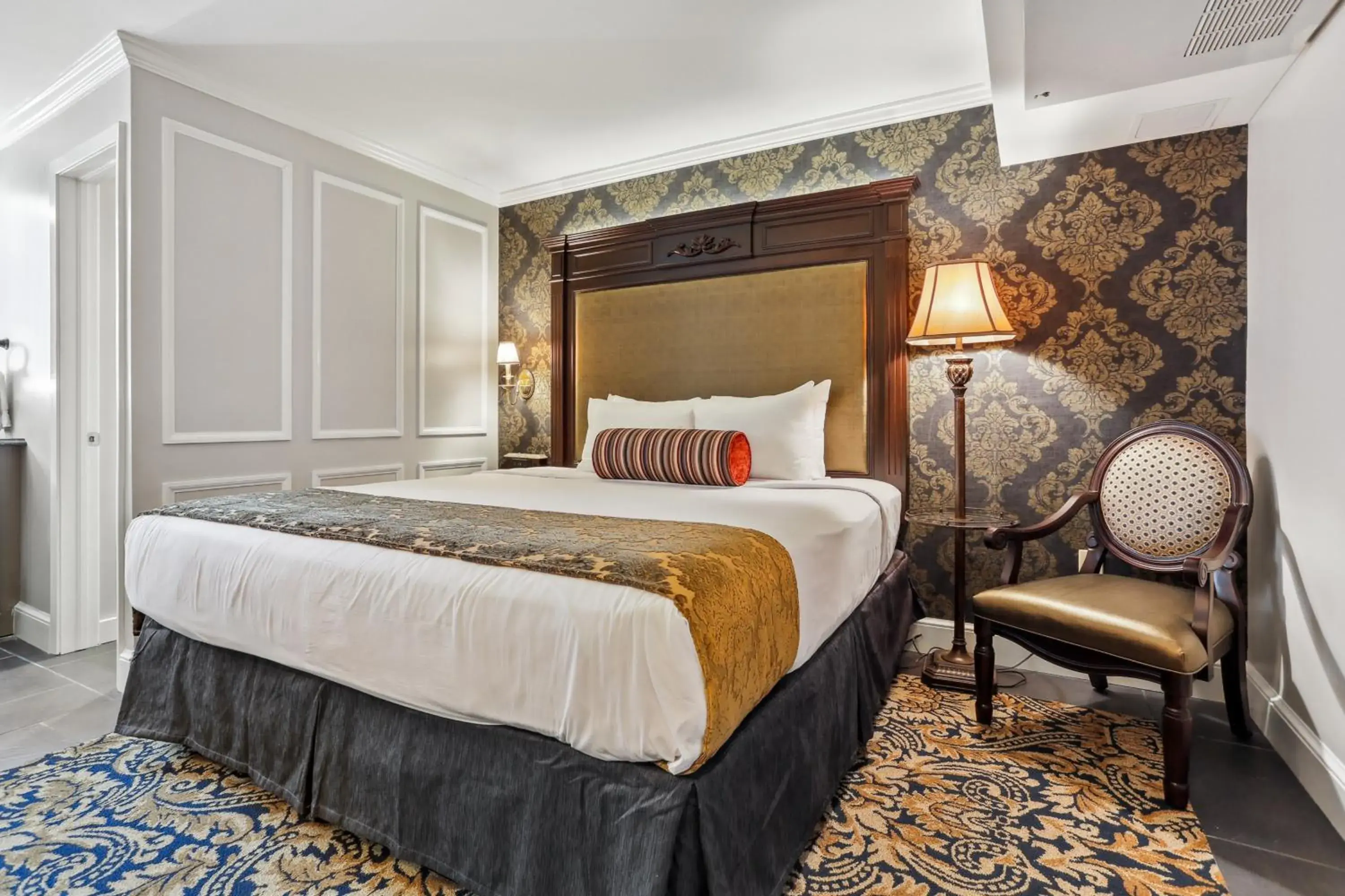 Bed in Place D'Armes Hotel Bed in Place D'Armes Hotel