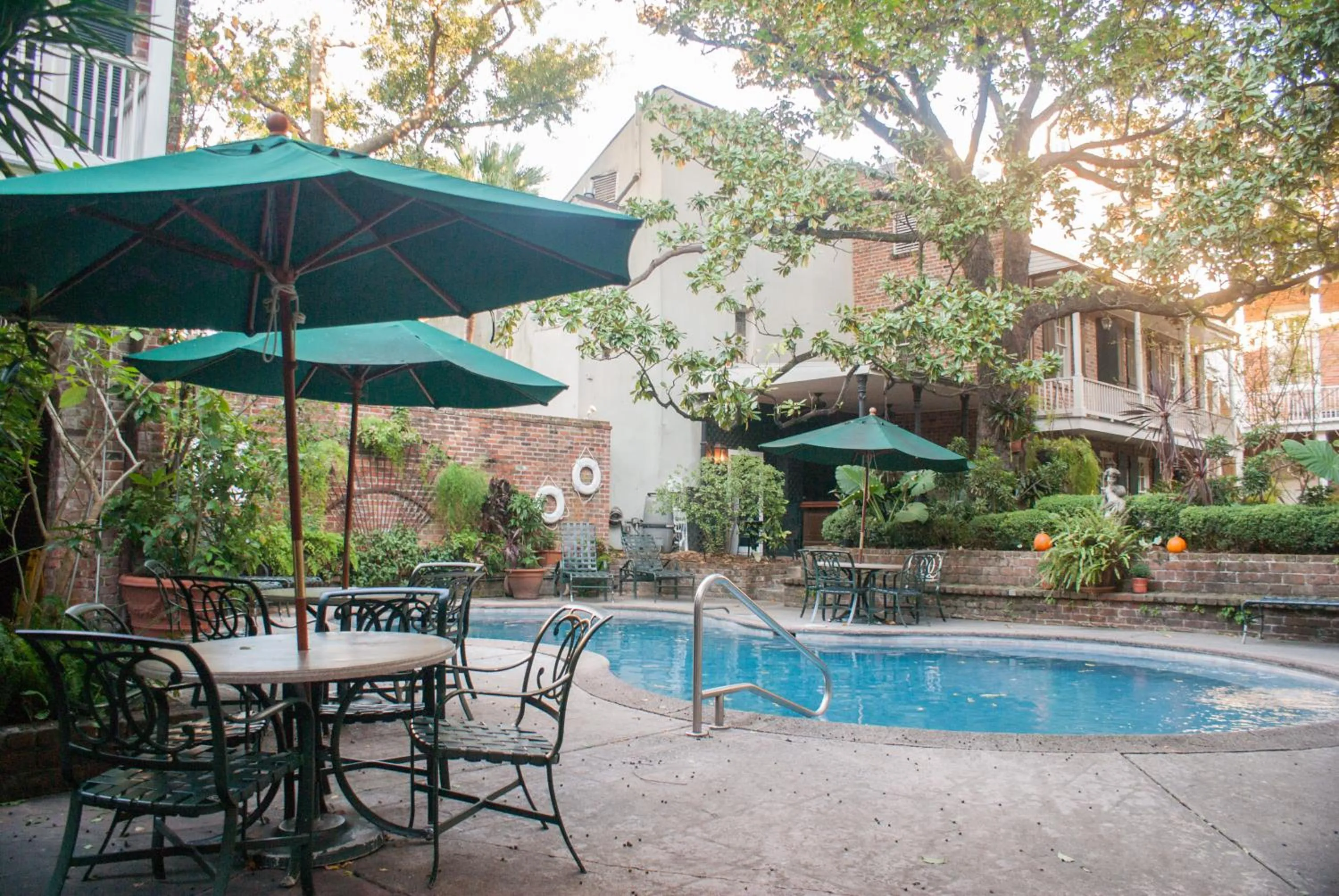 Swimming pool in Place D'Armes Hotel