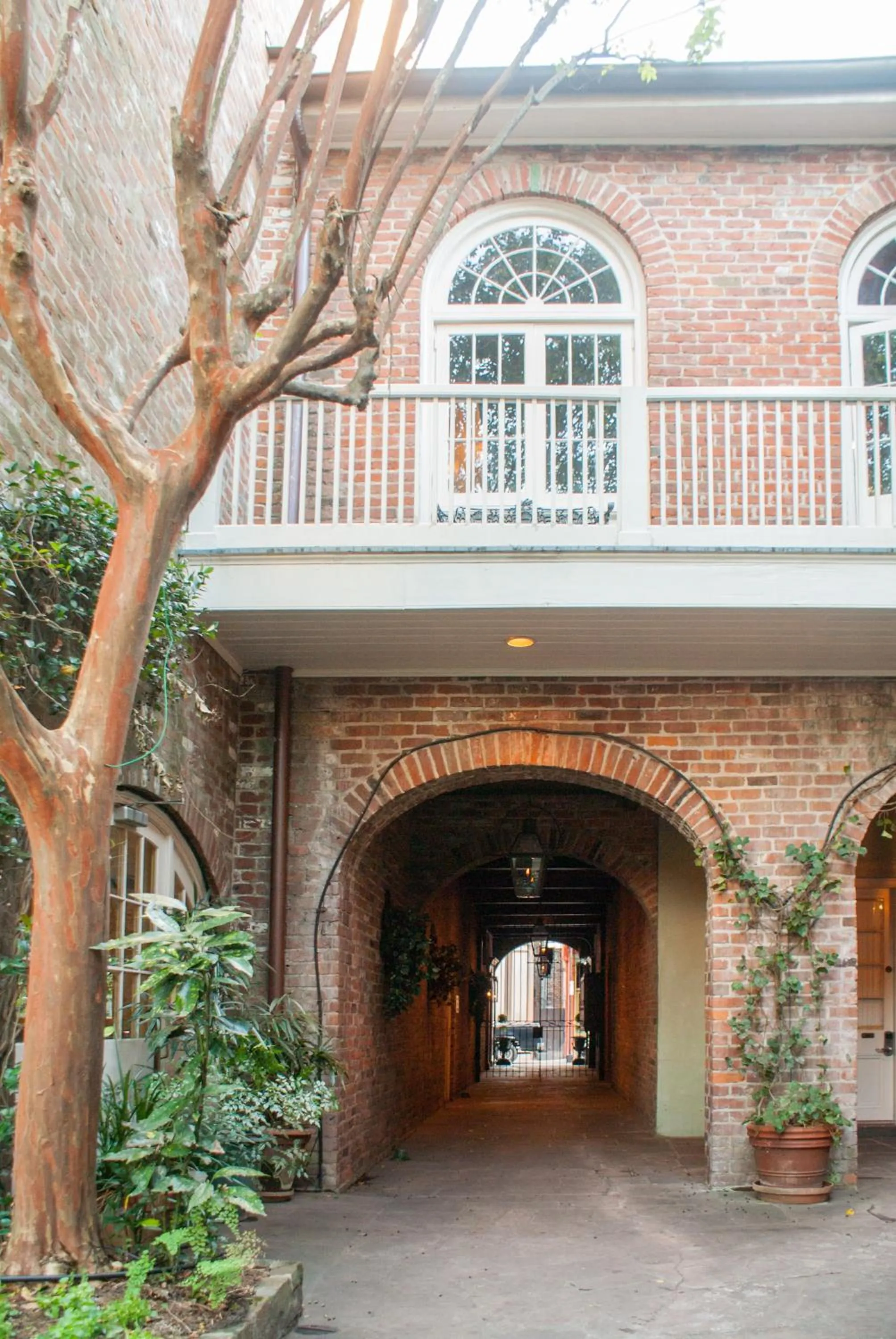Facade/entrance in Place D'Armes Hotel
